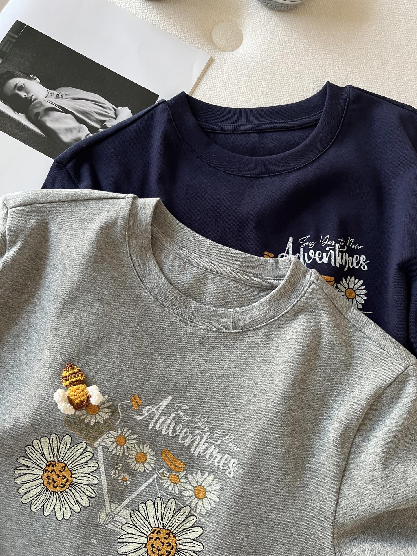 🛒𝐍𝐄𝐖 · 𝟐𝟎𝟐6/爆款现货【春夏上新】 设计师小众｜2026新款立体钩花小蜜蜂弹力T恤高订面料，百