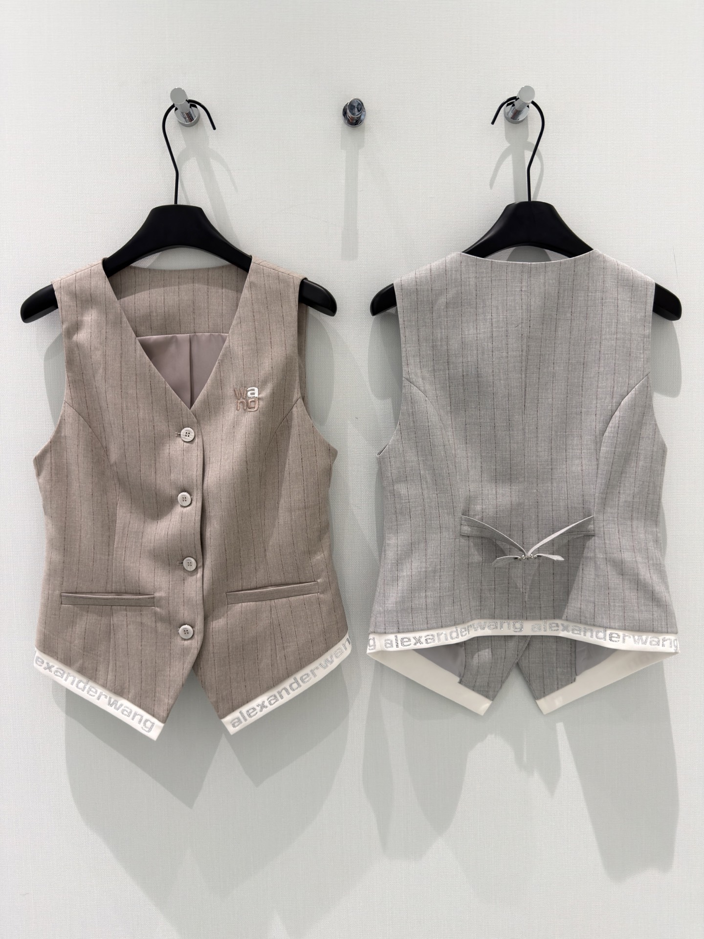 🛒𝐍𝐄𝐖 · 𝟐𝟎𝟐6/爆款现货【春夏上新】大王｜26新品老钱风羊毛条纹长裤套装！高端定制马甲，搭配阔腿