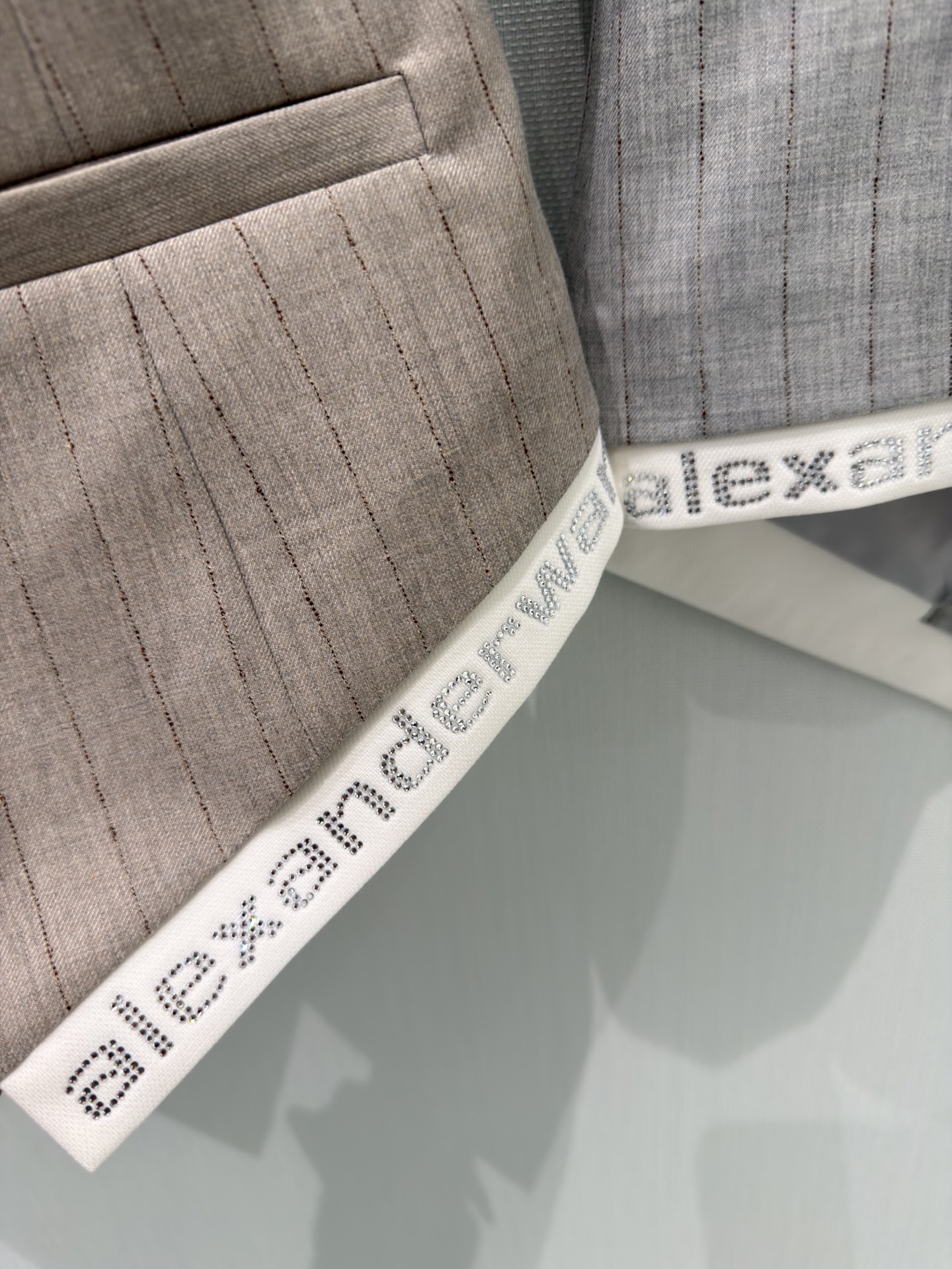 🛒𝐍𝐄𝐖 · 𝟐𝟎𝟐6/爆款现货【春夏上新】大王｜26新品老钱风羊毛条纹长裤套装！高端定制马甲，搭配阔腿