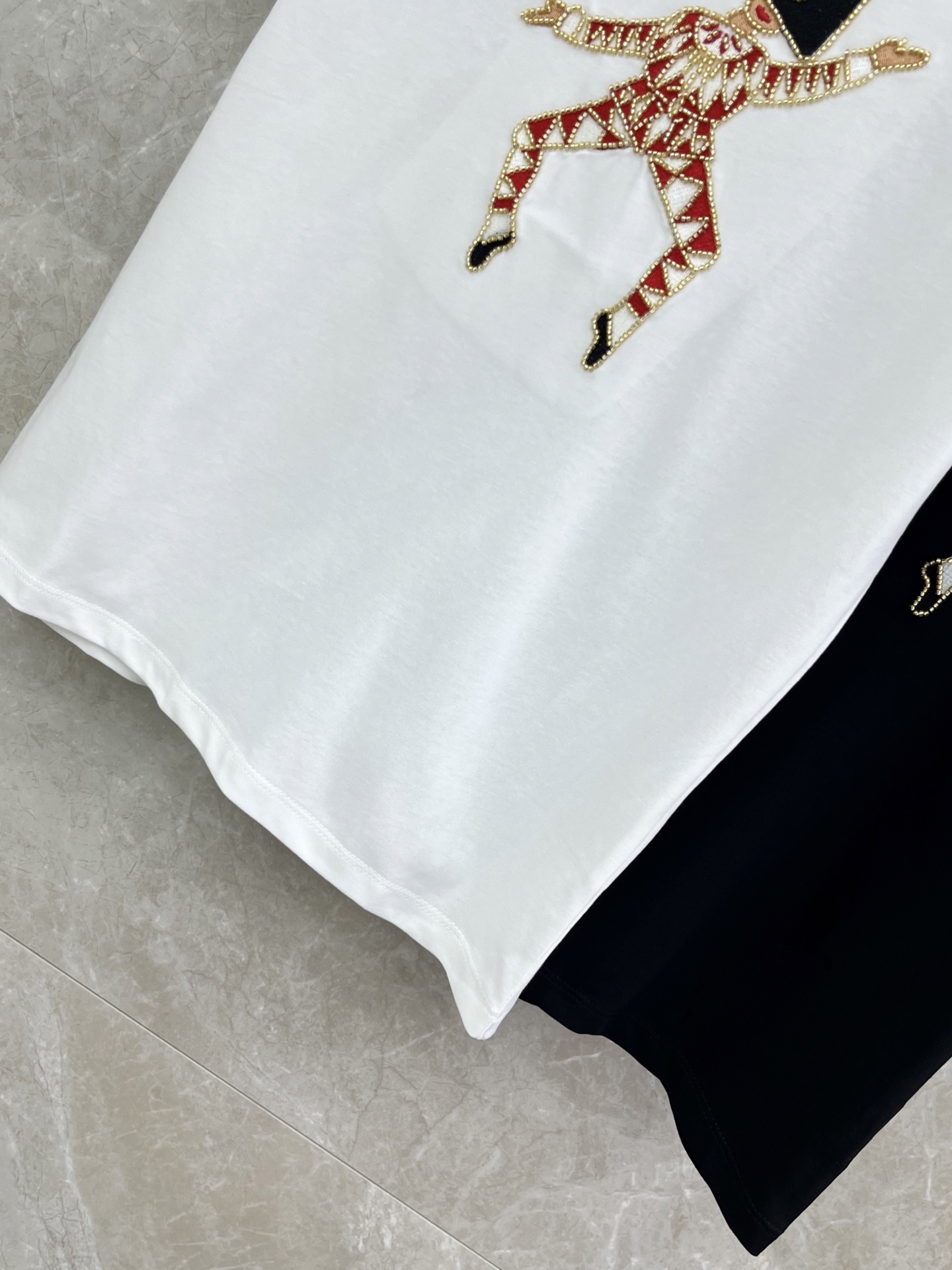 🛒𝐍𝐄𝐖 · 𝟐𝟎𝟐6/爆款现货原单品质 小众｜2026新品圆领手工订珠𝑇𝑒𝑒定制YB材质 透气舒适 质