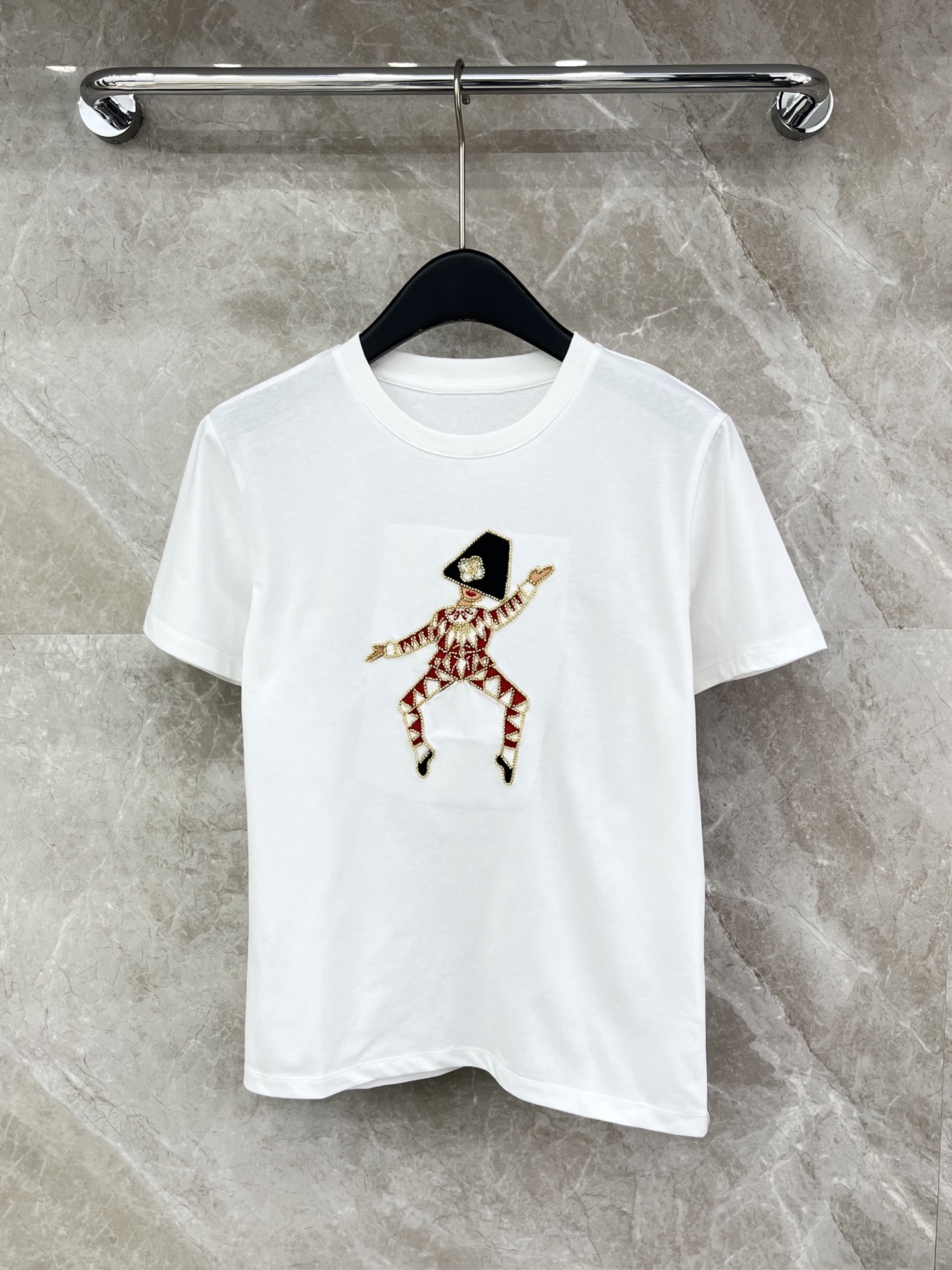 🛒𝐍𝐄𝐖 · 𝟐𝟎𝟐6/爆款现货原单品质 小众｜2026新品圆领手工订珠𝑇𝑒𝑒定制YB材质 透气舒适 质