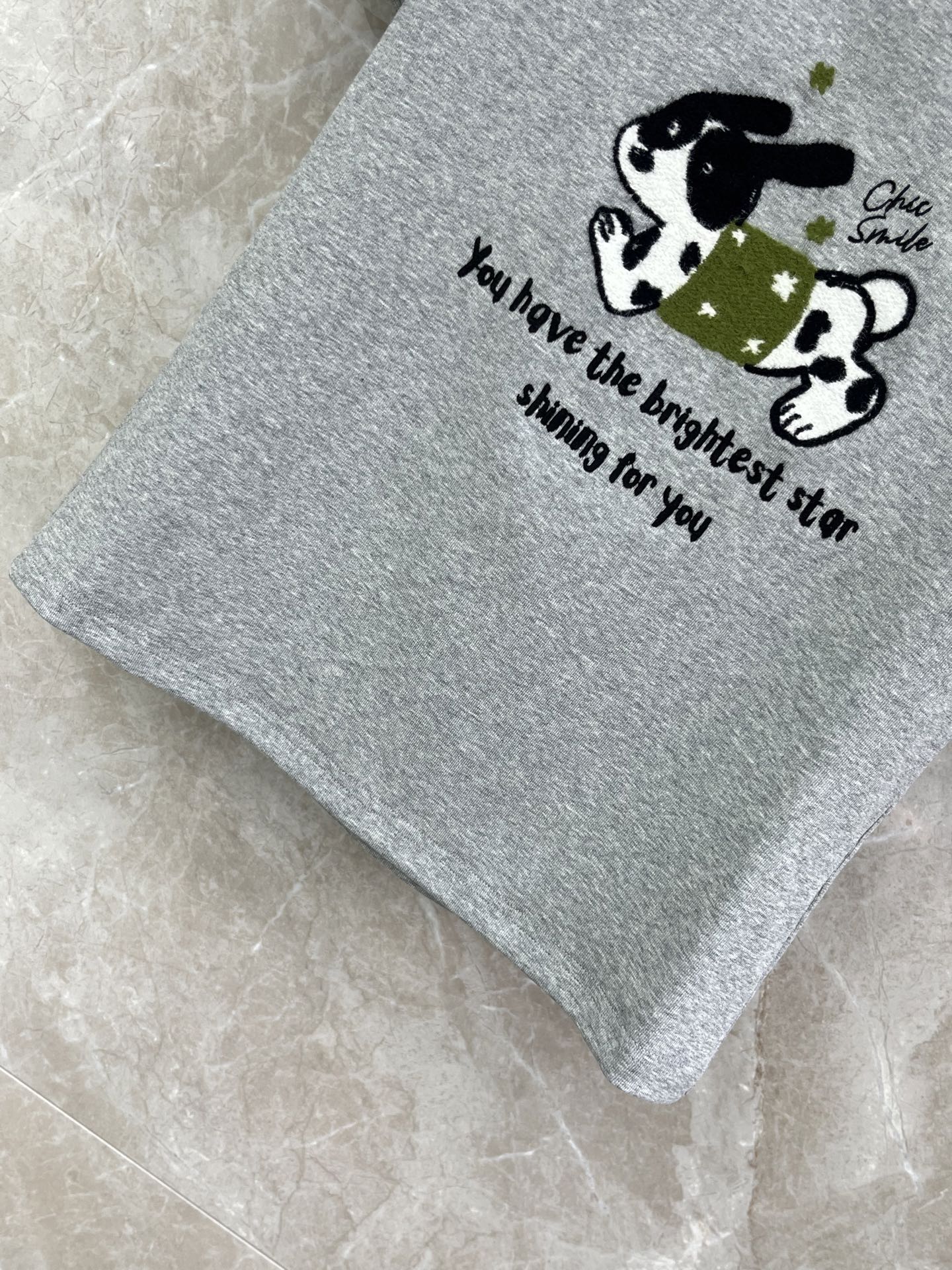 🛒𝐍𝐄𝐖 · 𝟐𝟎𝟐6/爆款现货【春夏上新】 设计师小众｜2026新款立体刺绣工艺款弹力T恤高订面料，百