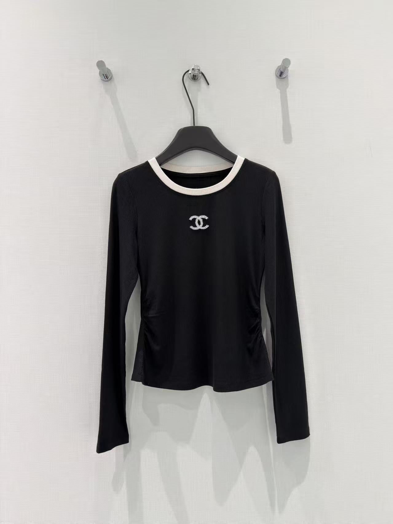 🛒𝐍𝐄𝐖 · 𝟐𝟎𝟐6/爆款现货设计师 原创｜2026新款天丝长袖打底衫云感舒适的系列！上身的触感谁穿谁