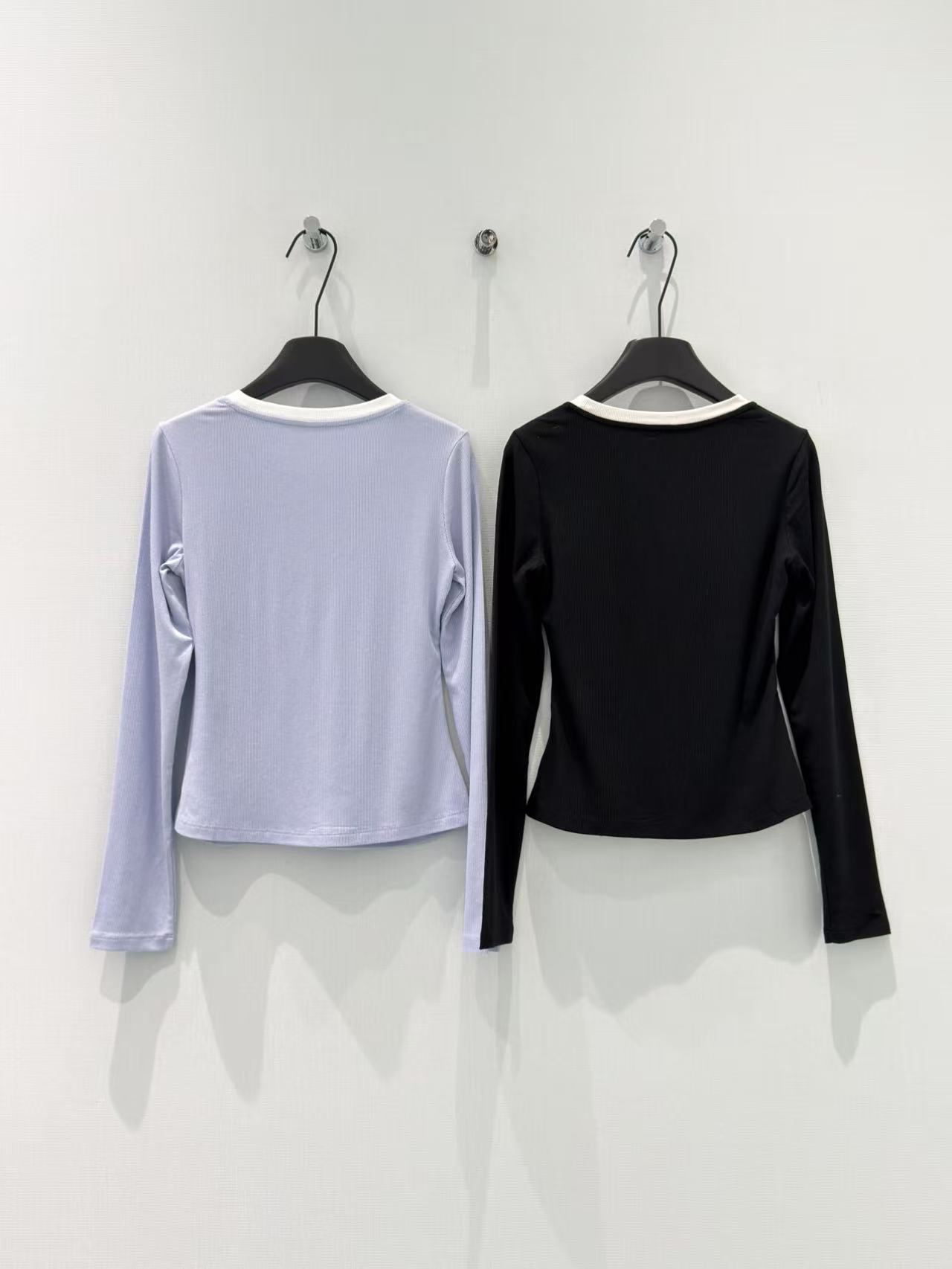 🛒𝐍𝐄𝐖 · 𝟐𝟎𝟐6/爆款现货设计师 原创｜2026新款天丝长袖打底衫云感舒适的系列！上身的触感谁穿谁