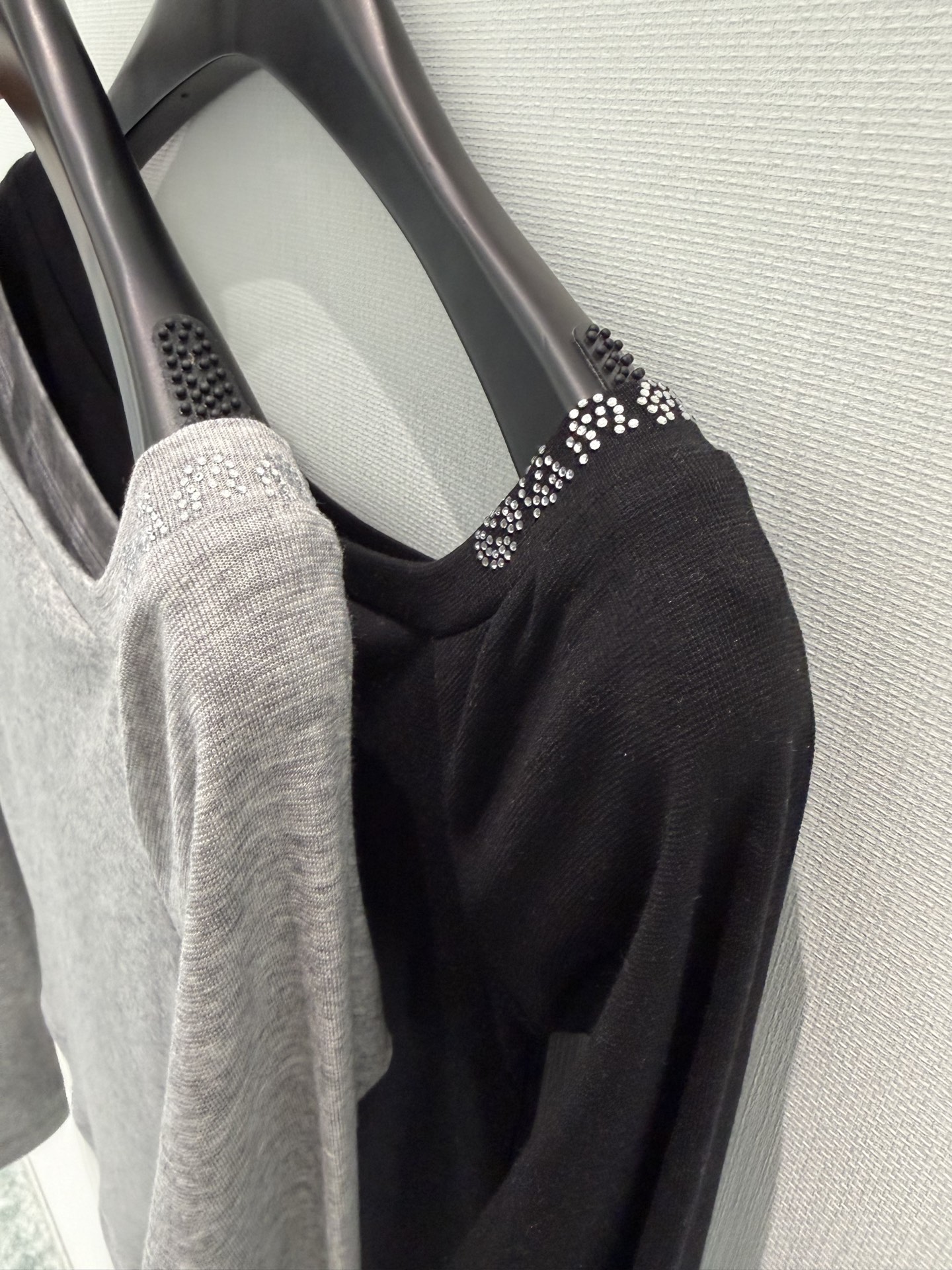 🛒𝐍𝐄𝐖 · 𝟐𝟎𝟐6/爆款现货设计师 原创｜2026新款天丝长袖打底衫云感舒适的系列！上身的触感谁穿谁