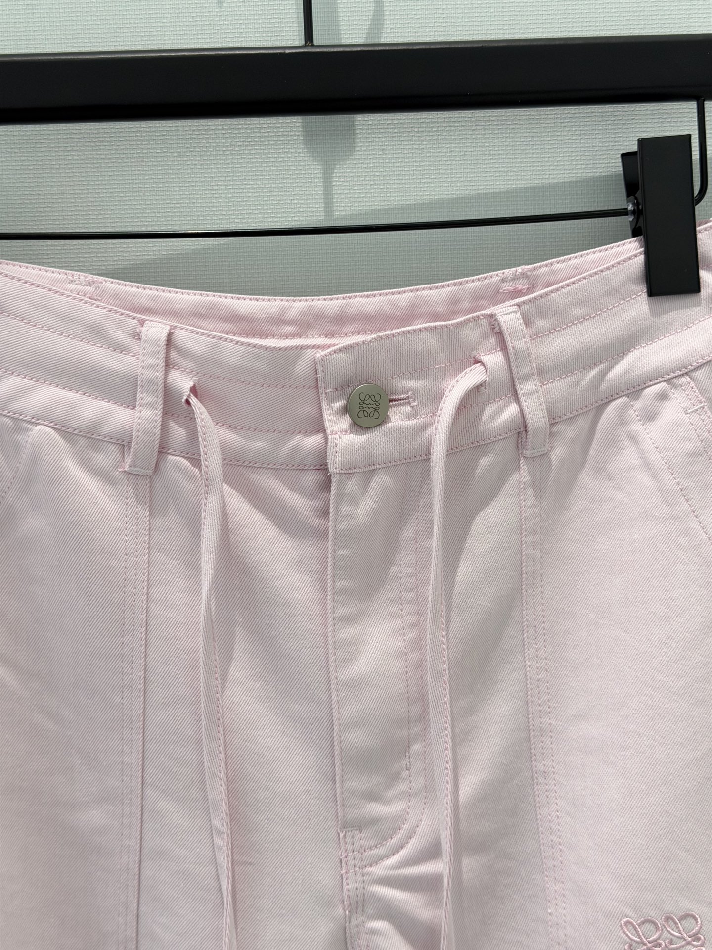 🛒𝐍𝐄𝐖 · 𝟐𝟎𝟐6/爆款现货【春夏上新】设计师原创｜抽绳工装式休闲裤颜色百搭高级 定制版型尽显高级随