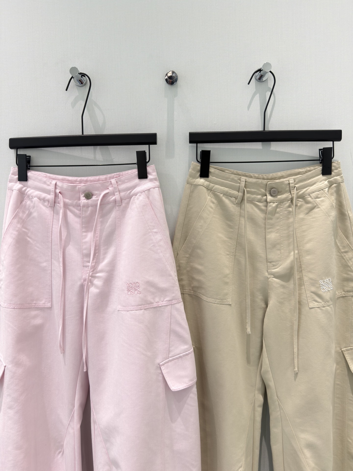 🛒𝐍𝐄𝐖 · 𝟐𝟎𝟐6/爆款现货【春夏上新】设计师原创｜抽绳工装式休闲裤颜色百搭高级 定制版型尽显高级随