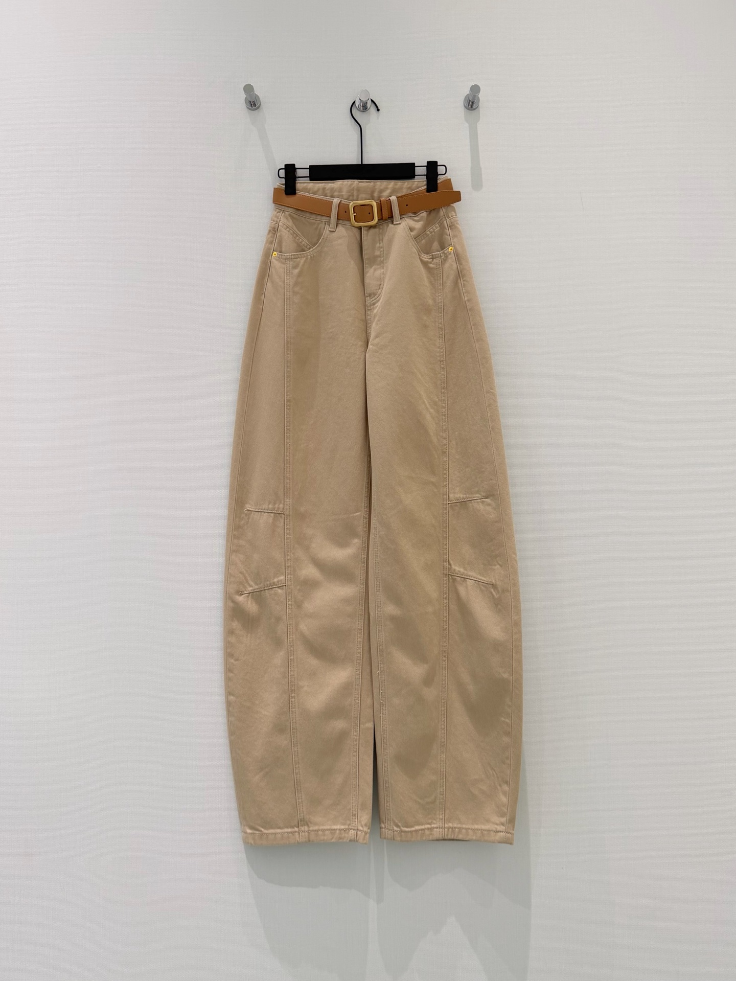 🛒𝐍𝐄𝐖 · 𝟐𝟎𝟐6/爆款现货设计师 原创｜工装式镰刀牛仔裤采用高端定制面料，牛仔穿起来非常舒适，常规