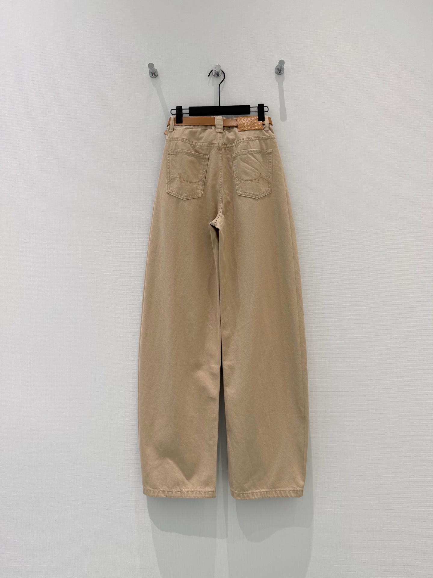 🛒𝐍𝐄𝐖 · 𝟐𝟎𝟐6/爆款现货设计师 原创｜工装式镰刀牛仔裤采用高端定制面料，牛仔穿起来非常舒适，常规