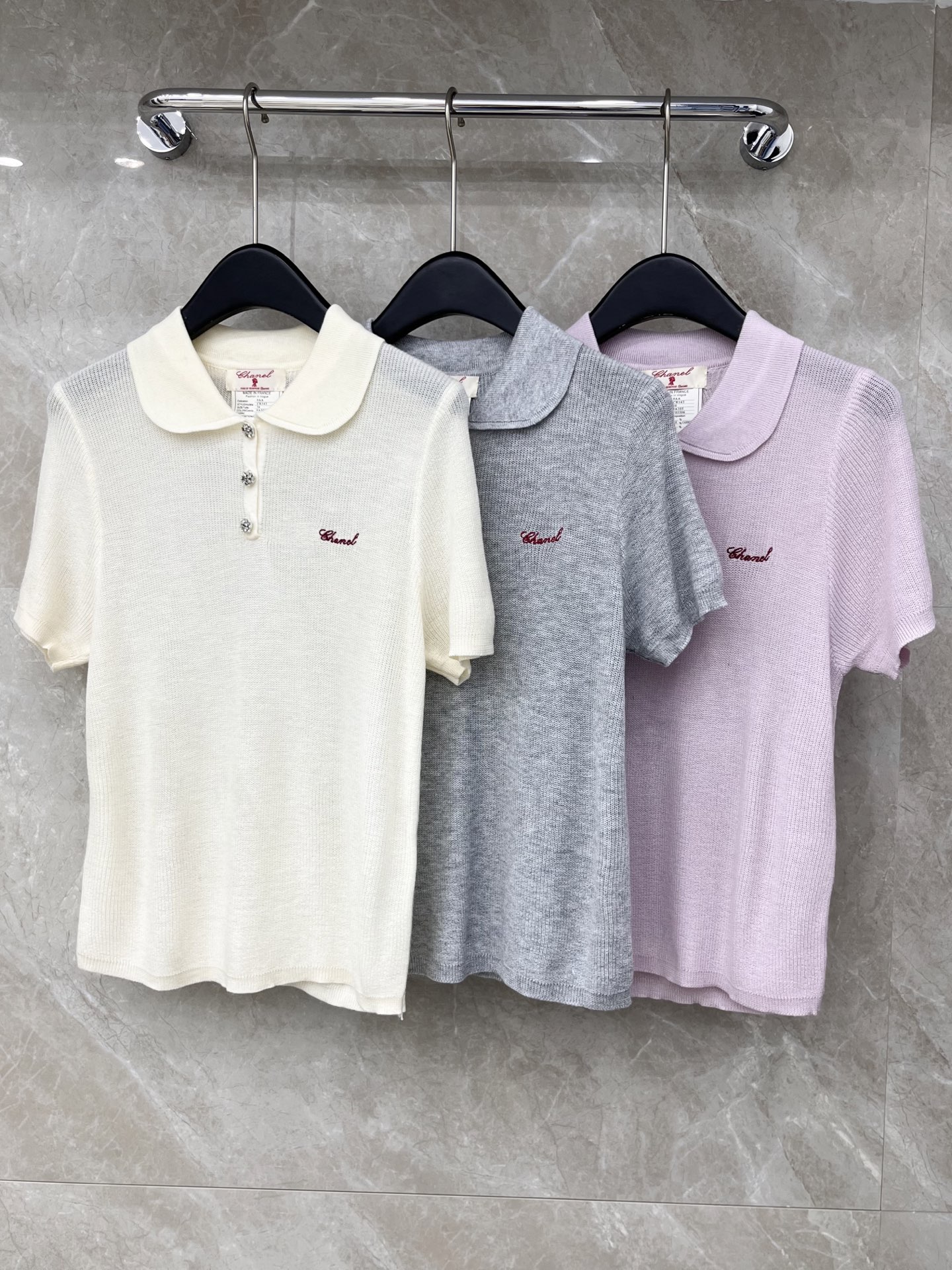 🛒𝐍𝐄𝐖 · 𝟐𝟎𝟐6/爆款现货设计师 小众｜26新品娃娃领羊绒针织短袖叠穿王炸单品，精致常规版型上身巨