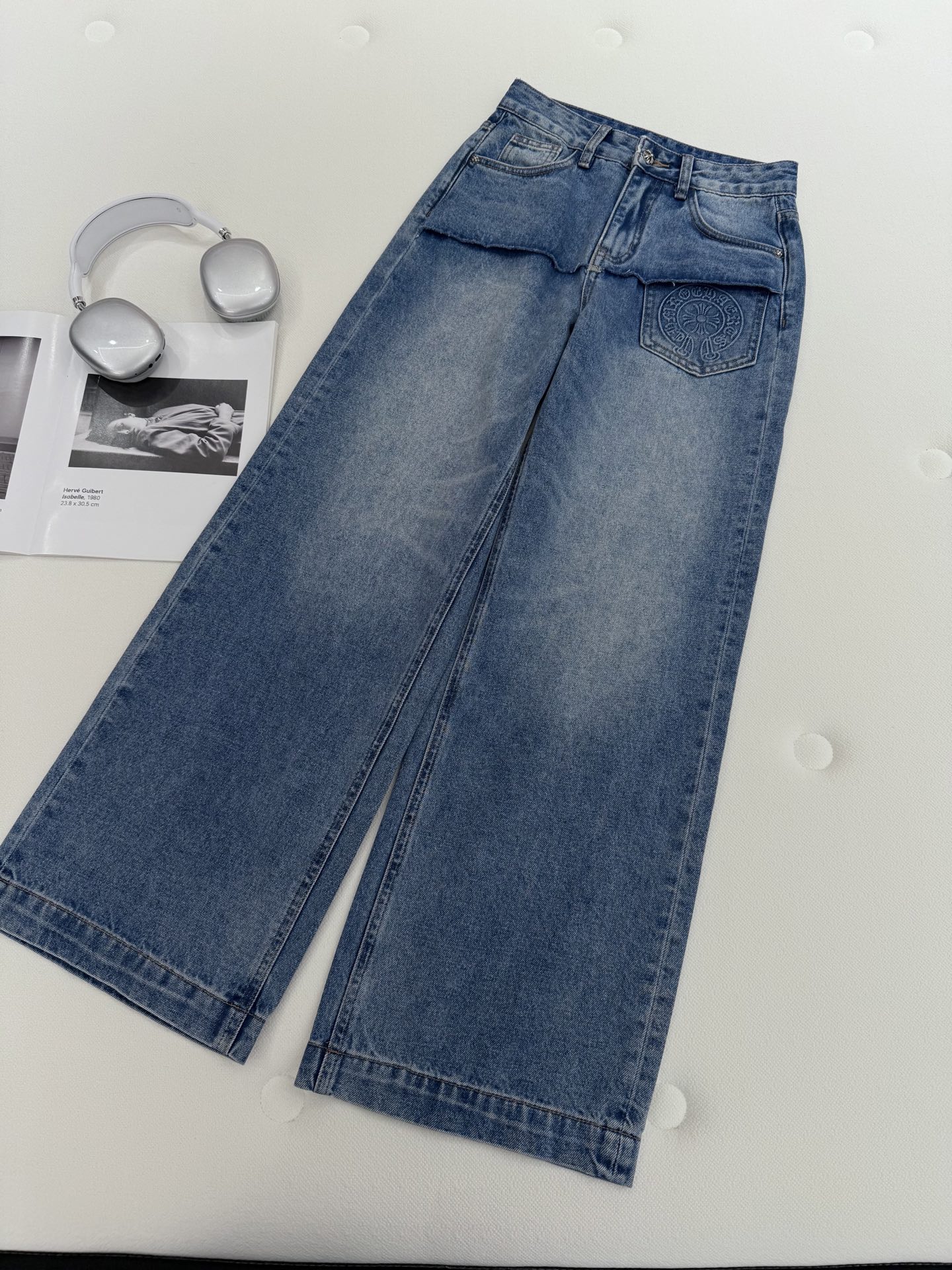 🛒𝐍𝐄𝐖 · 𝟐𝟎𝟐6/爆款现货原创 克罗星｜毛边错层直筒牛仔裤采用高端定制面料，牛仔穿起来非常舒适，常