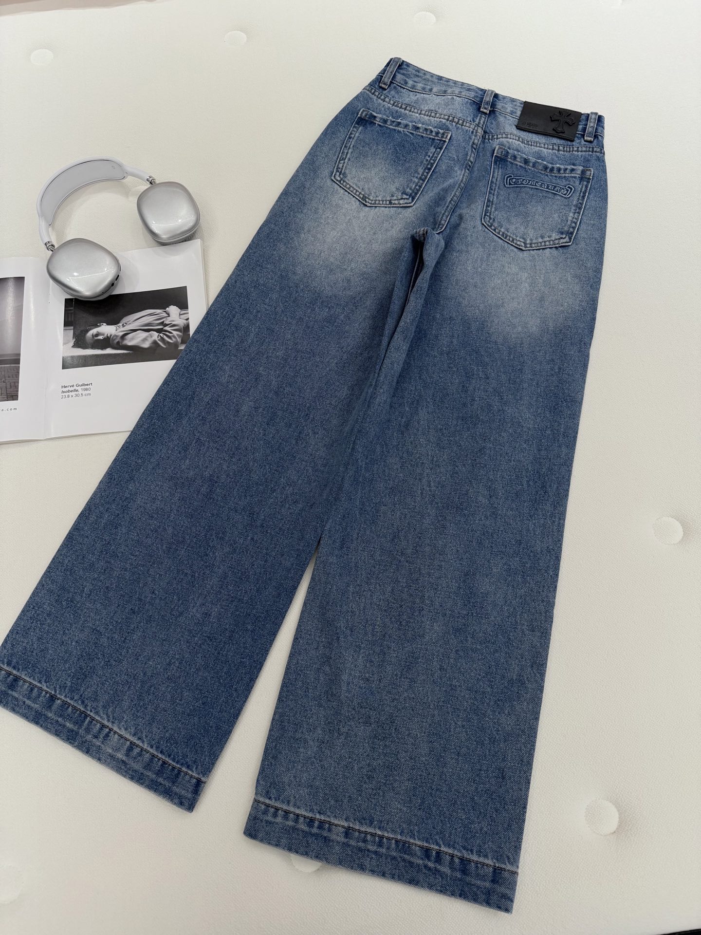 🛒𝐍𝐄𝐖 · 𝟐𝟎𝟐6/爆款现货原创 克罗星｜毛边错层直筒牛仔裤采用高端定制面料，牛仔穿起来非常舒适，常