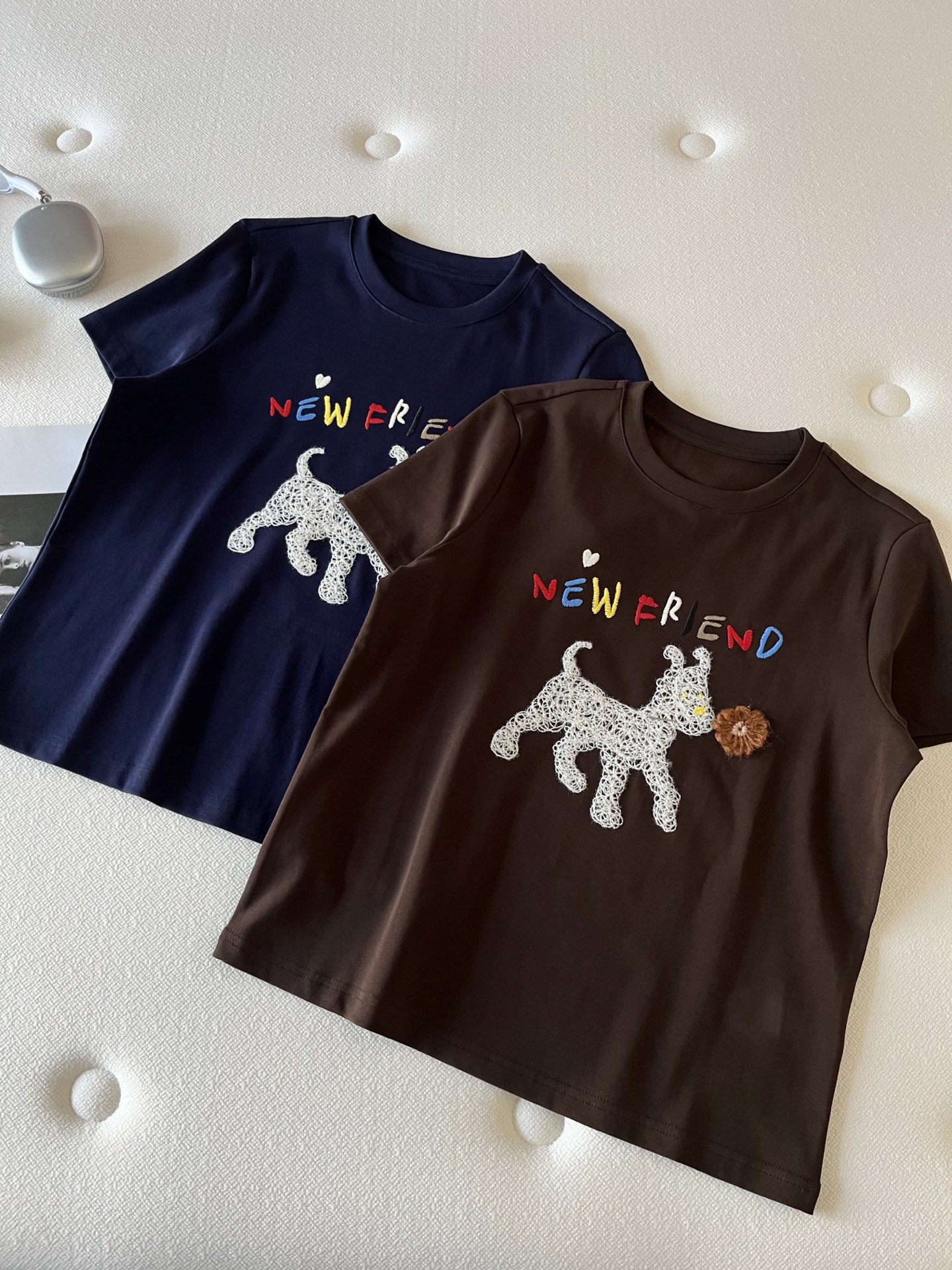 🛒𝐍𝐄𝐖 · 𝟐𝟎𝟐6/爆款现货【春夏上新】 设计师小众｜2026新款撞色立体刺绣手工花朵工艺款弹力T恤