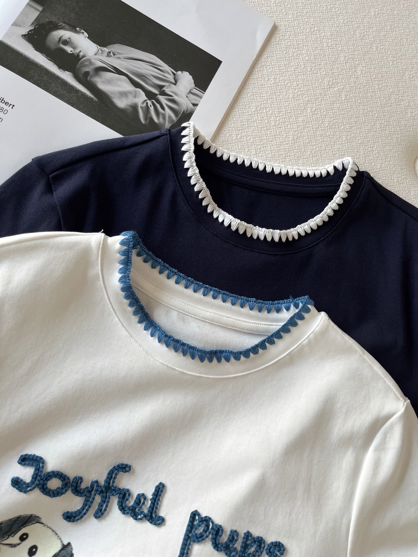 🛒𝐍𝐄𝐖 · 𝟐𝟎𝟐6/爆款现货【春夏上新】 设计师小众｜2026新款撞色狗牙撞色刺绣工艺款弹力T恤高订