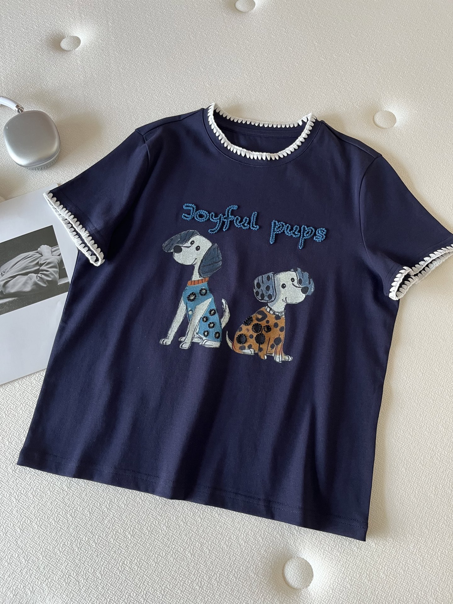 🛒𝐍𝐄𝐖 · 𝟐𝟎𝟐6/爆款现货【春夏上新】 设计师小众｜2026新款撞色狗牙撞色刺绣工艺款弹力T恤高订