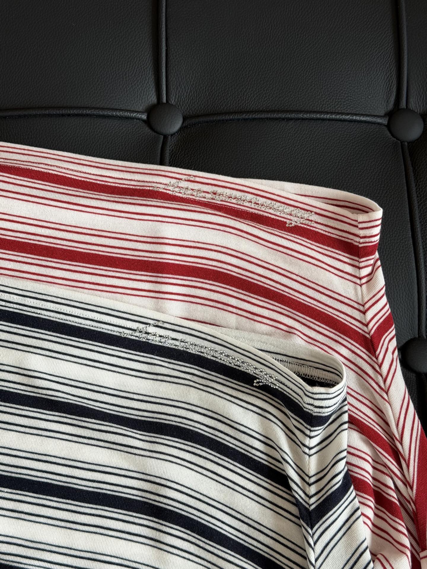 🛒𝐍𝐄𝐖 · 𝟐𝟎𝟐6/爆款现货设计师 原创｜2026新款圆领天丝羊毛假两件打底衫云感舒适的系列！上身的