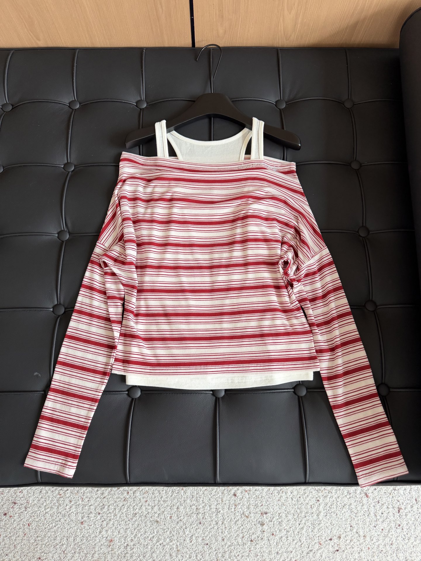 🛒𝐍𝐄𝐖 · 𝟐𝟎𝟐6/爆款现货设计师 原创｜2026新款圆领天丝羊毛假两件打底衫云感舒适的系列！上身的