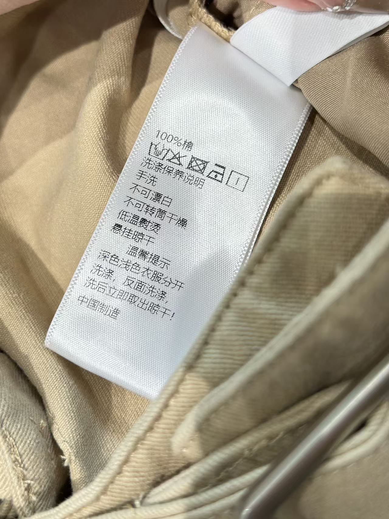 🛒𝐍𝐄𝐖 · 𝟐𝟎𝟐6/爆款现货【春夏上新】设计师原创｜工装式休闲裤颜色百搭高级 定制版型尽显高级随意感