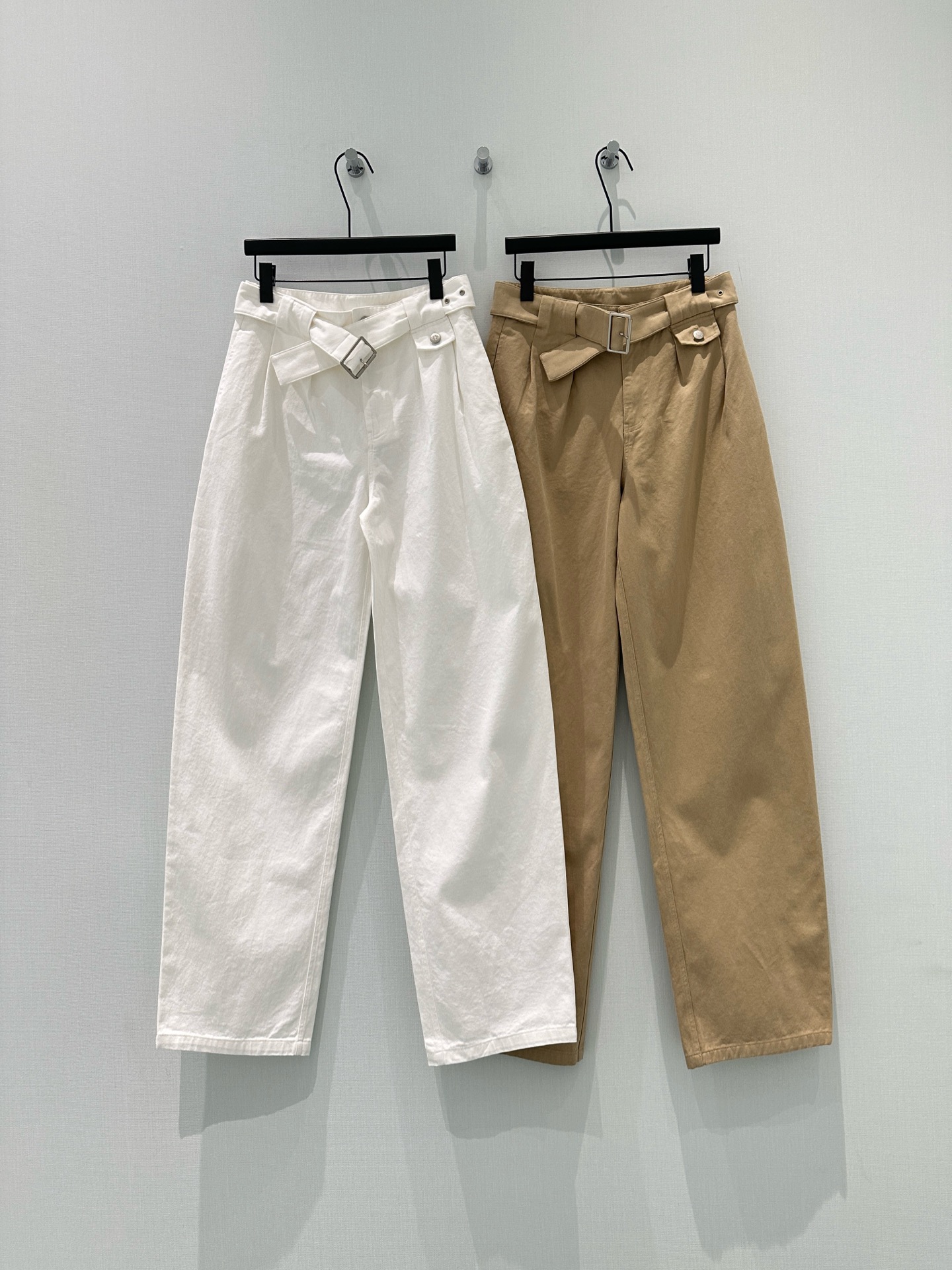 🛒𝐍𝐄𝐖 · 𝟐𝟎𝟐6/爆款现货【春夏上新】设计师原创｜工装式休闲裤颜色百搭高级 定制版型尽显高级随意感