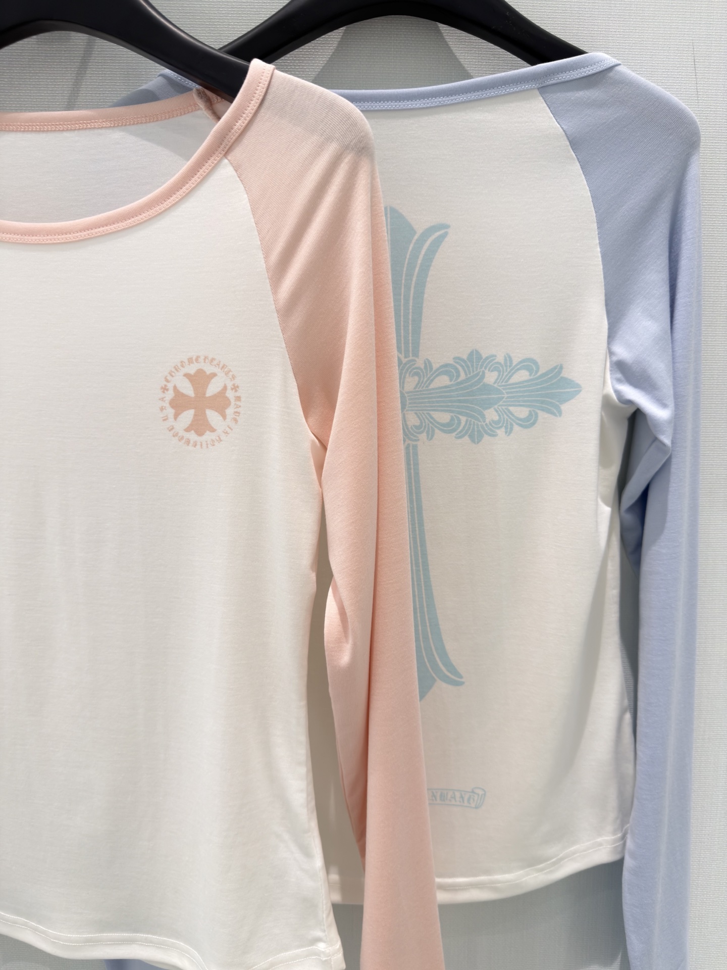 🛒𝐍𝐄𝐖 · 𝟐𝟎𝟐6/爆款现货设计师 原创｜2026新款天丝长袖打底衫云感舒适的系列！上身的触感谁穿谁