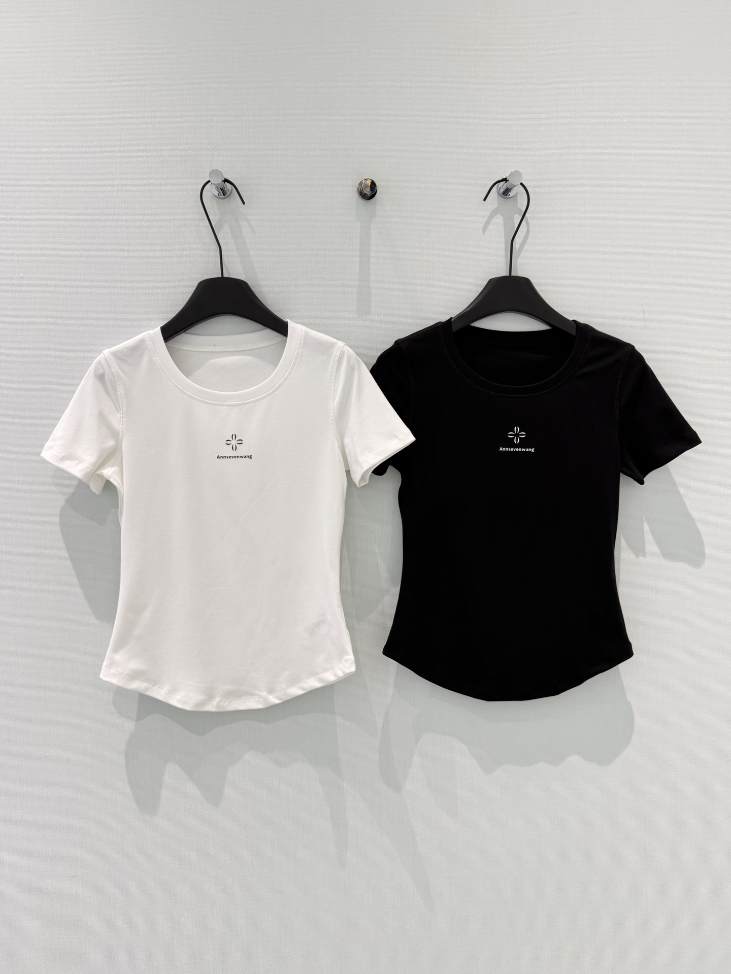 🛒𝐍𝐄𝐖 · 𝟐𝟎𝟐6/爆款现货原单品质 小众｜2026新品印花𝑇𝑒𝑒定制YB材质 透气舒适 质感十足 