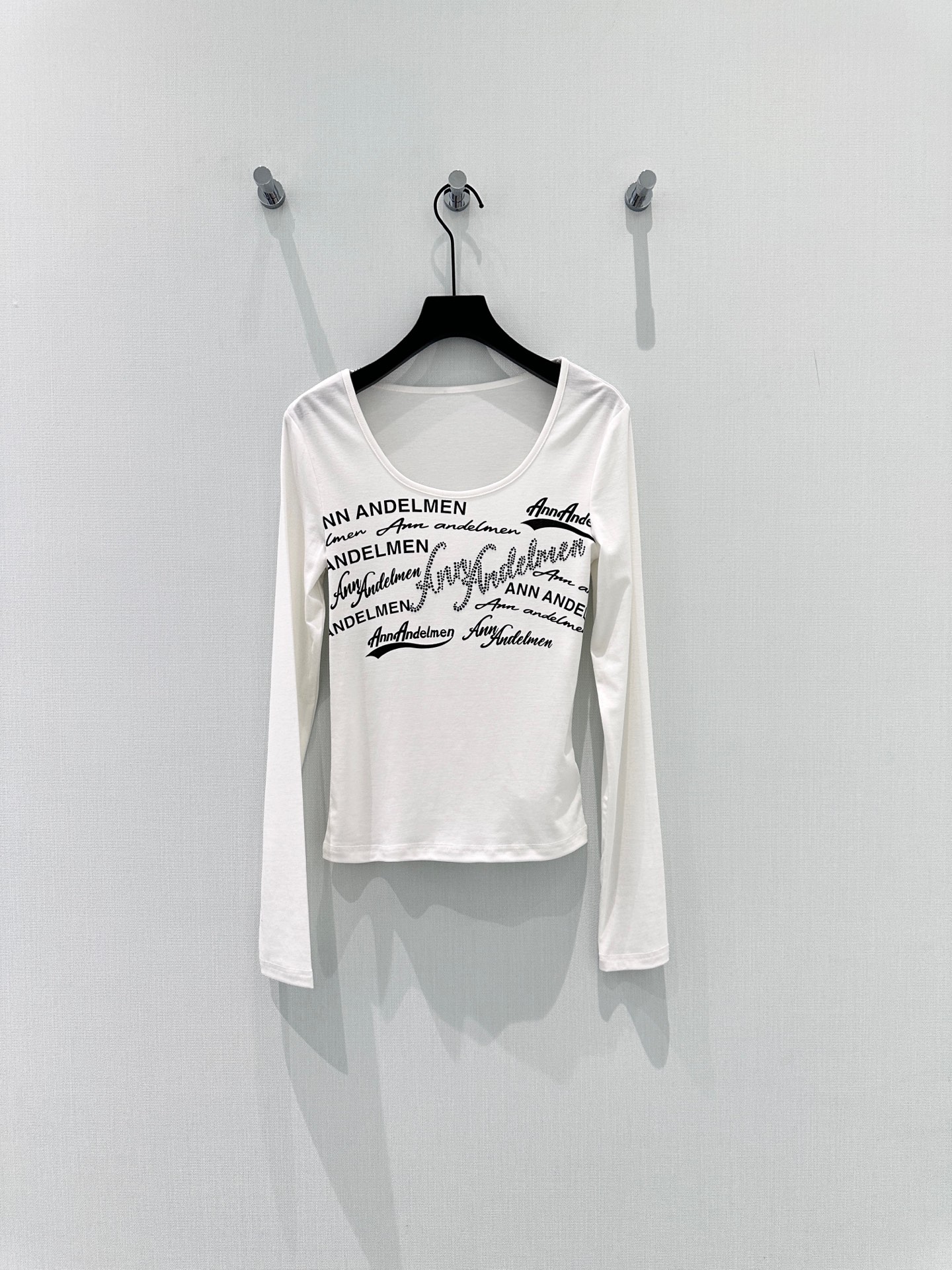 🛒𝐍𝐄𝐖 · 𝟐𝟎𝟐6/爆款现货设计师 原创｜2026新款天丝长袖打底衫云感舒适的系列！上身的触感谁穿谁