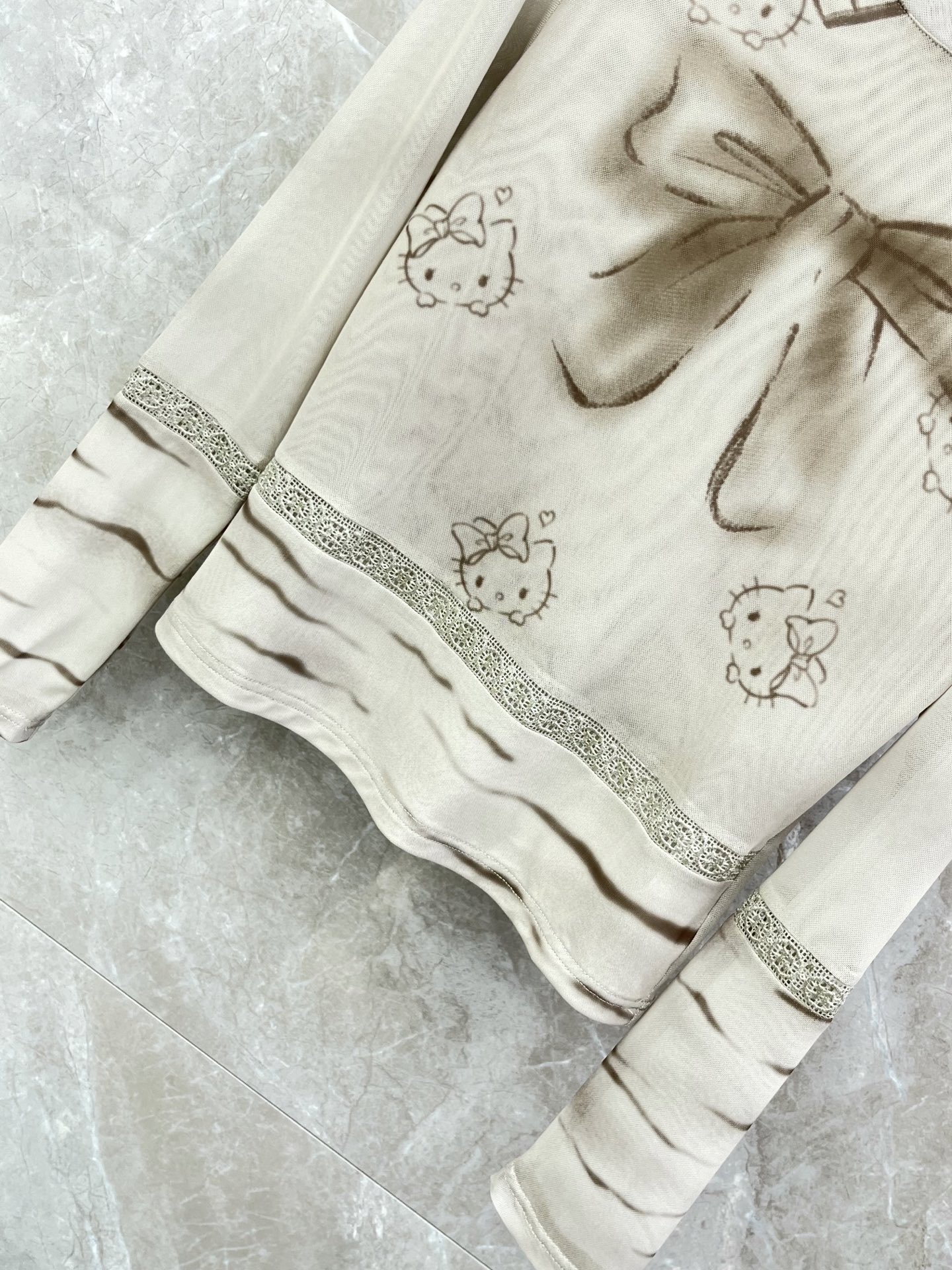 🛒𝐍𝐄𝐖 · 𝟐𝟎𝟐6/爆款现货设计师 原创｜2026新款网纱长袖打底衫云感舒适的系列！上身的触感谁穿谁