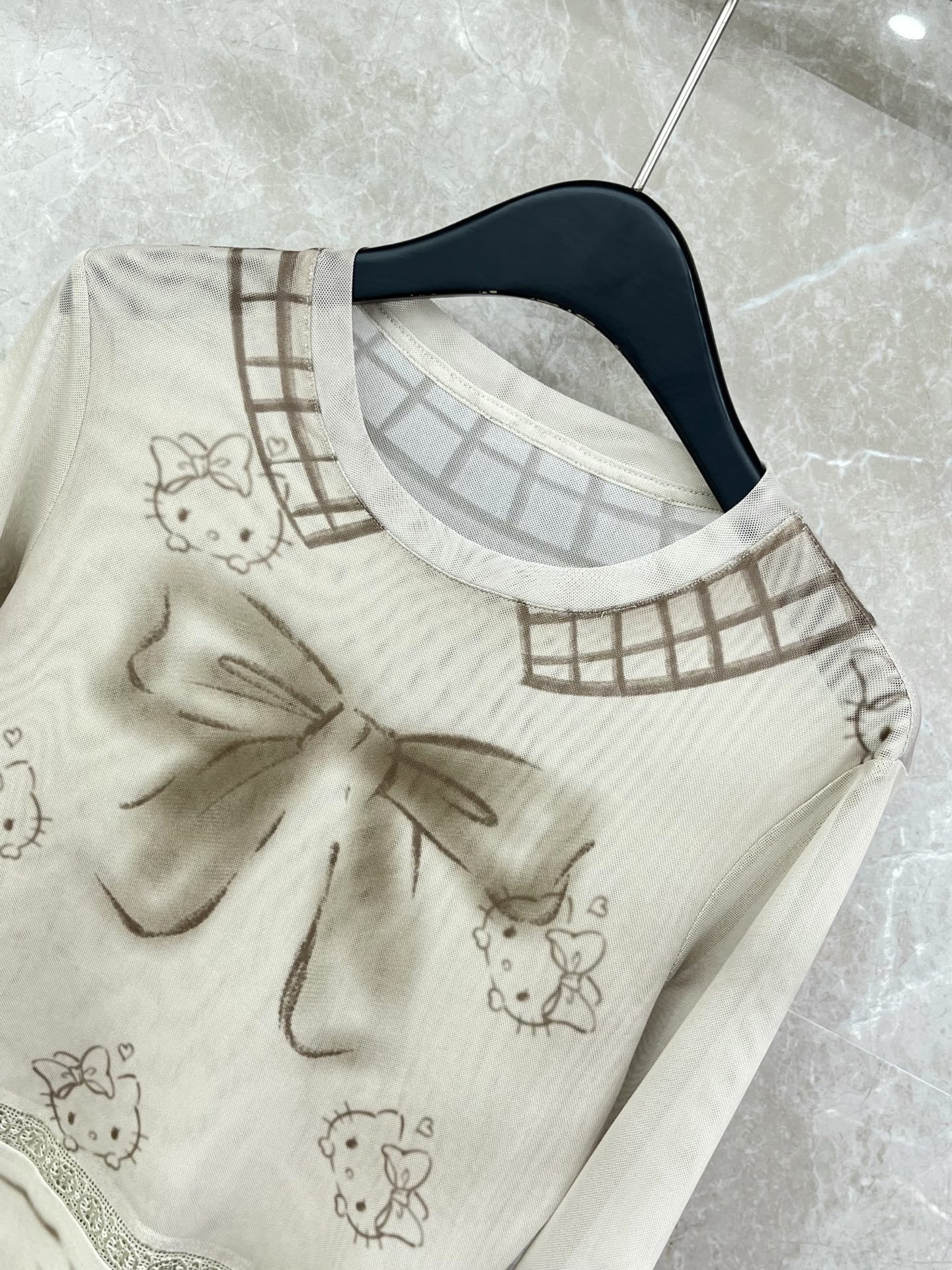 🛒𝐍𝐄𝐖 · 𝟐𝟎𝟐6/爆款现货设计师 原创｜2026新款网纱长袖打底衫云感舒适的系列！上身的触感谁穿谁