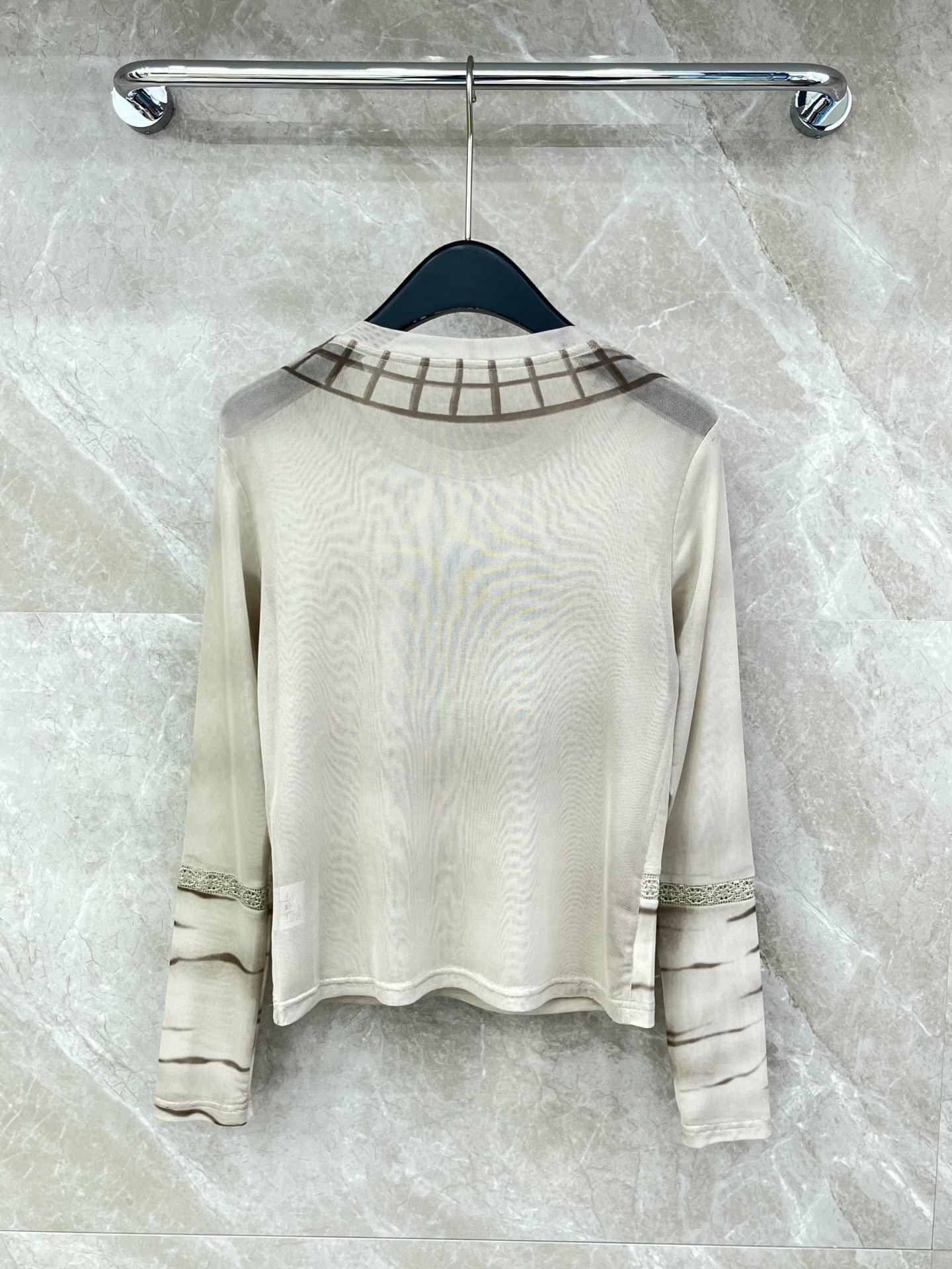 🛒𝐍𝐄𝐖 · 𝟐𝟎𝟐6/爆款现货设计师 原创｜2026新款网纱长袖打底衫云感舒适的系列！上身的触感谁穿谁