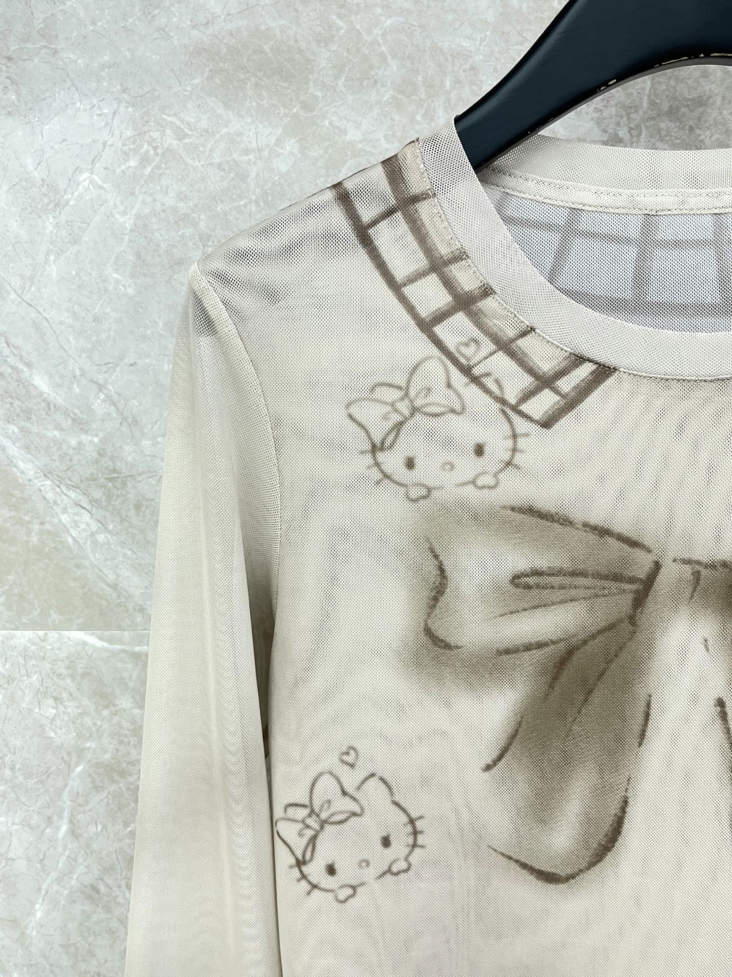 🛒𝐍𝐄𝐖 · 𝟐𝟎𝟐6/爆款现货设计师 原创｜2026新款网纱长袖打底衫云感舒适的系列！上身的触感谁穿谁