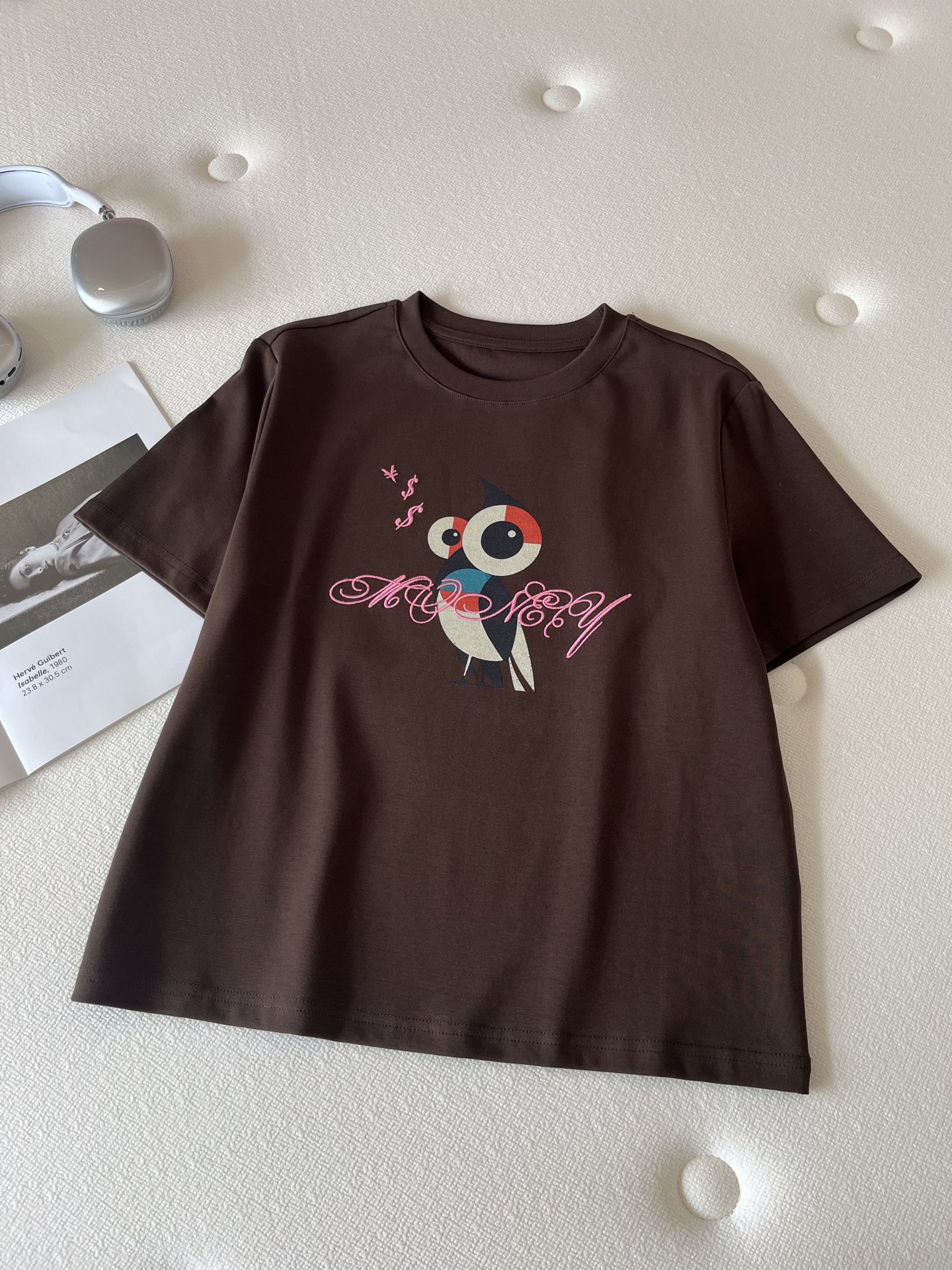 🛒𝐍𝐄𝐖 · 𝟐𝟎𝟐6/爆款现货【春夏上新】 设计师小众｜2026新款撞色猫头鹰印花刺绣工艺款弹力T恤高