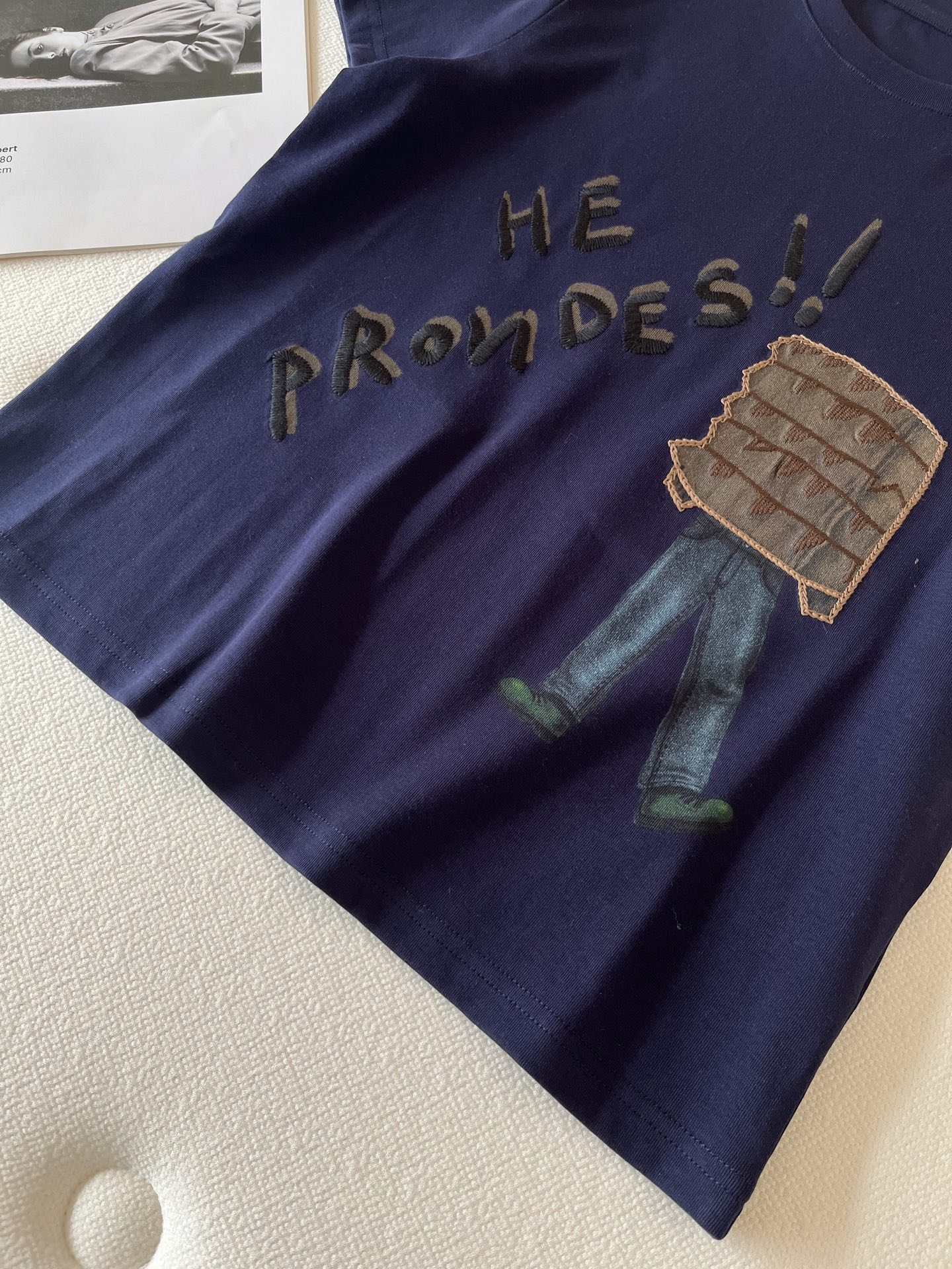 🛒𝐍𝐄𝐖 · 𝟐𝟎𝟐6/爆款现货【春夏上新】 设计师小众｜2026新款艺术勾线印花工艺款弹力T恤高订面料