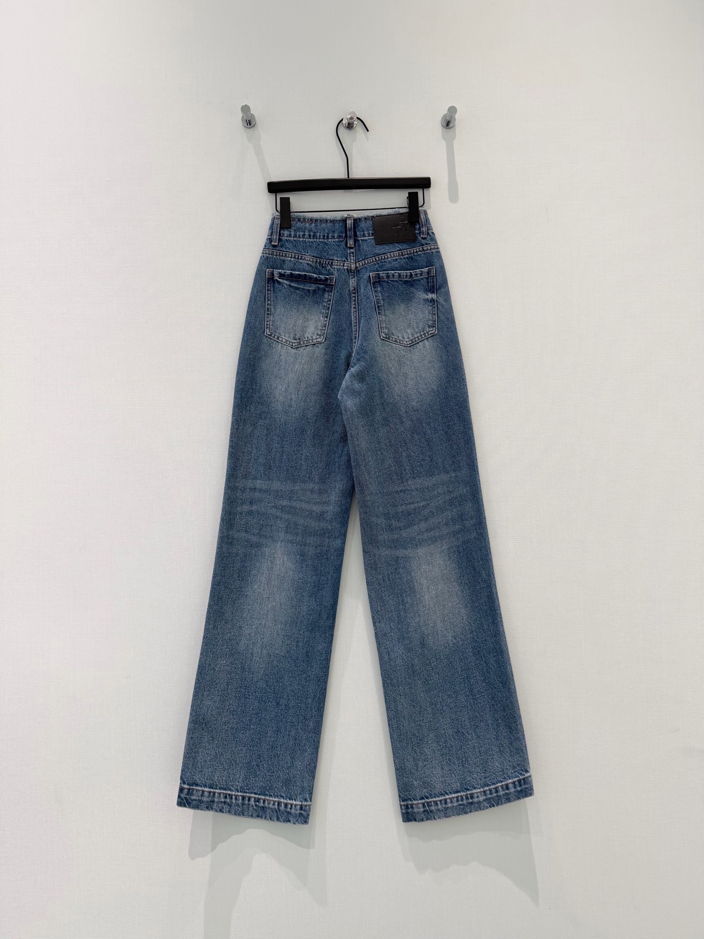 🛒𝐍𝐄𝐖 · 𝟐𝟎𝟐6/爆款现货原创 克罗星｜毛边抽绳直筒牛仔裤采用高端定制面料，牛仔穿起来非常舒适，常