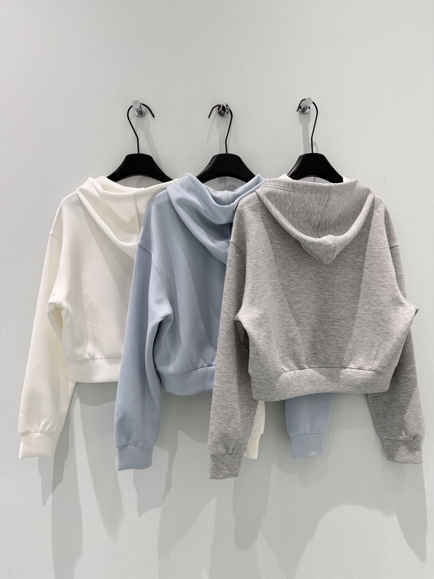 🛒𝐍𝐄𝐖 · 𝟐𝟎𝟐6/爆款现货设计师 原创｜26早春新品抽绳套装！高端定制戴帽卫衣，搭配松紧腰裤裙极简