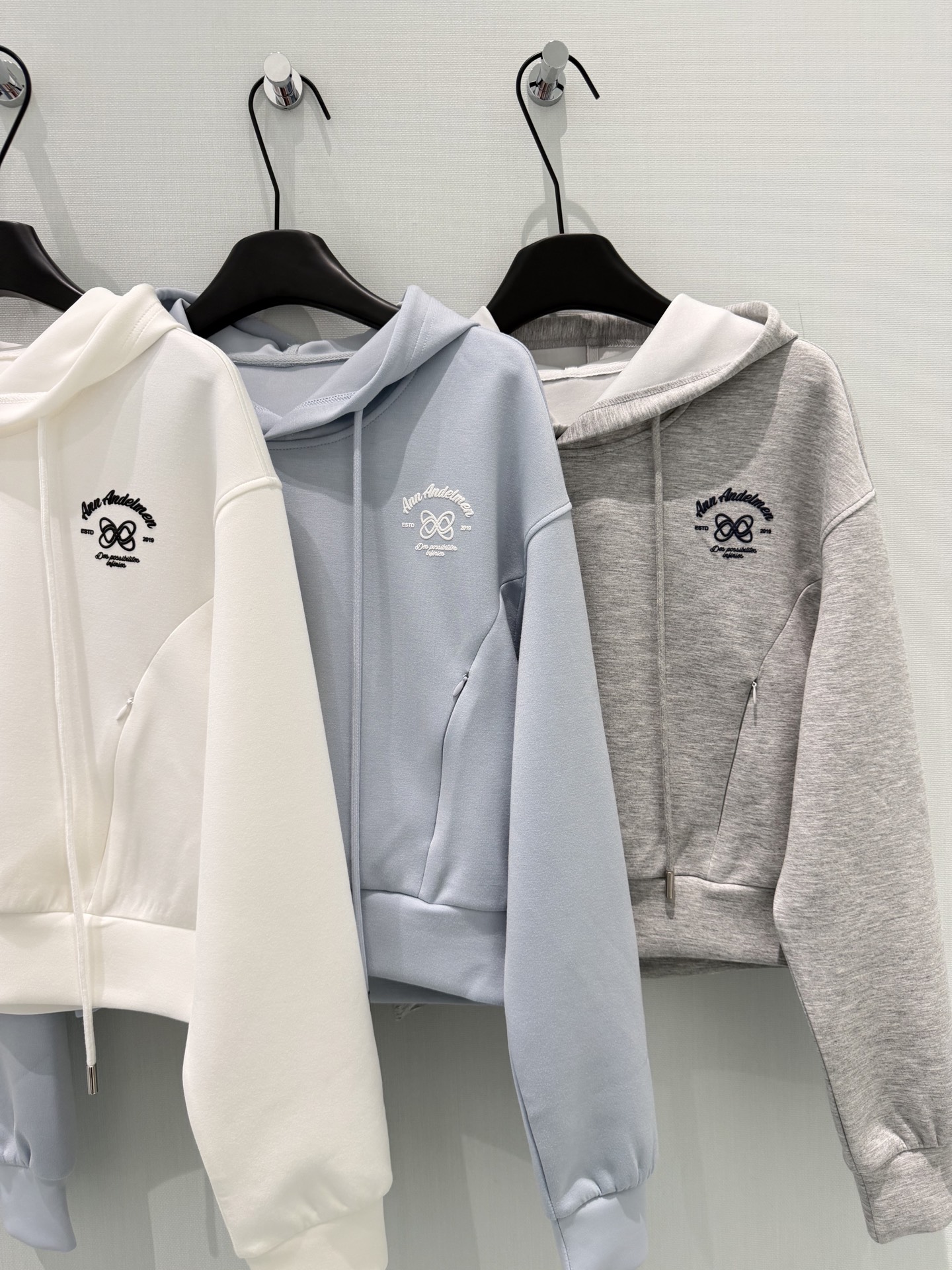 🛒𝐍𝐄𝐖 · 𝟐𝟎𝟐6/爆款现货设计师 原创｜26早春新品抽绳套装！高端定制戴帽卫衣，搭配松紧腰裤裙极简