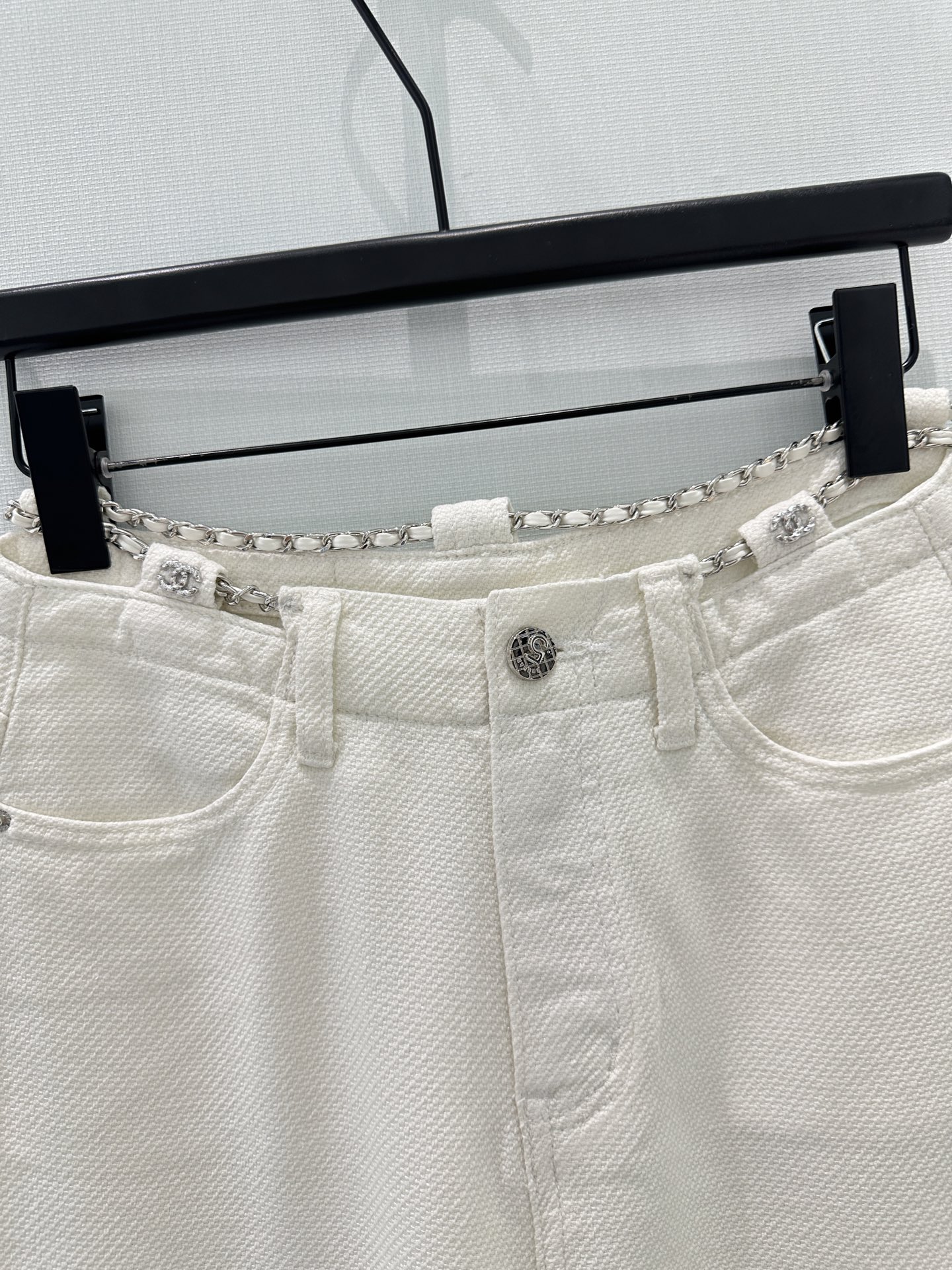 🛒𝐍𝐄𝐖 · 𝟐𝟎𝟐6/爆款现货原创 克罗星｜小香风链条⛓️牛仔裤采用高端定制细闪面料，牛仔穿起来非常舒