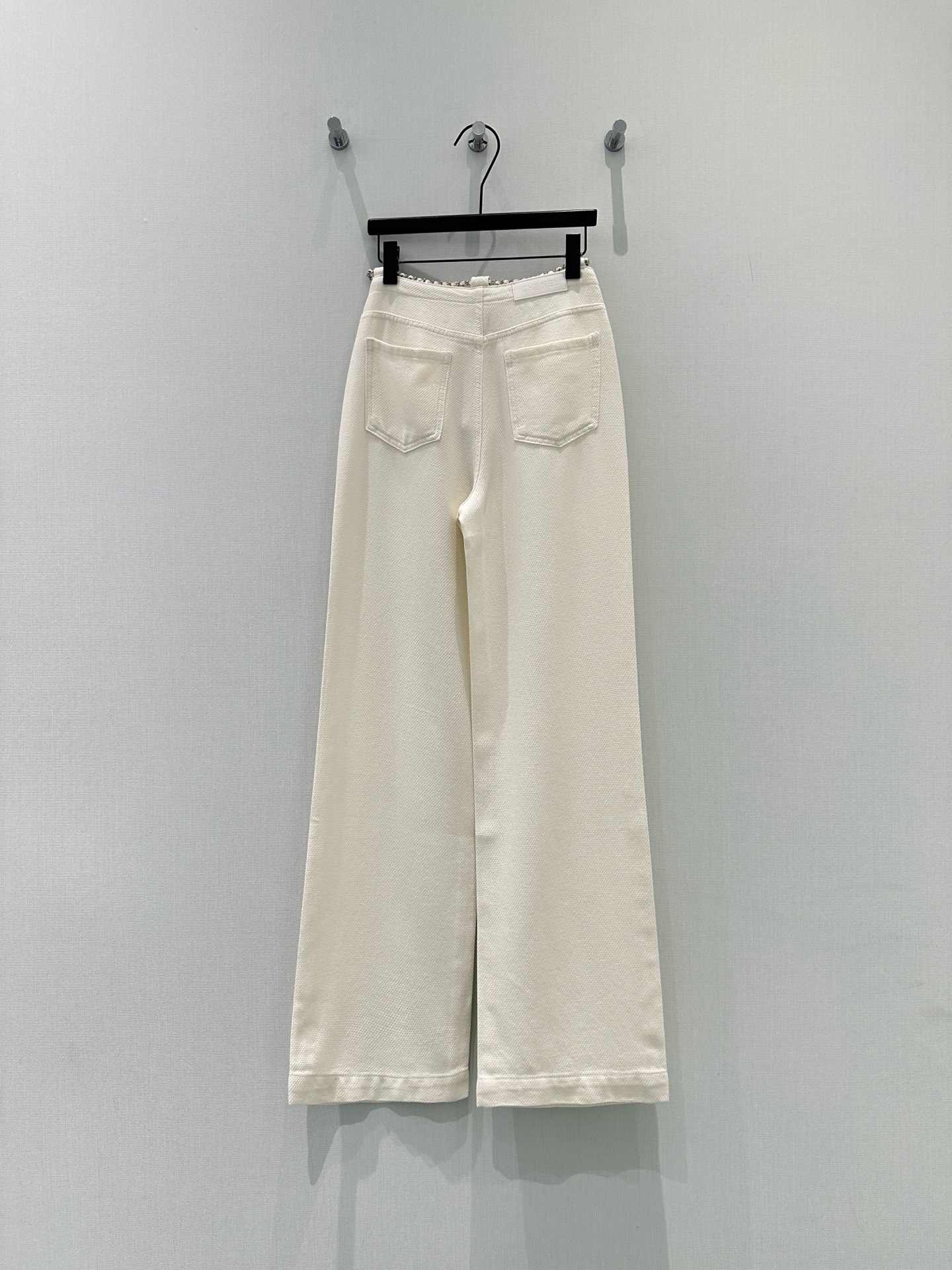 🛒𝐍𝐄𝐖 · 𝟐𝟎𝟐6/爆款现货原创 克罗星｜小香风链条⛓️牛仔裤采用高端定制细闪面料，牛仔穿起来非常舒