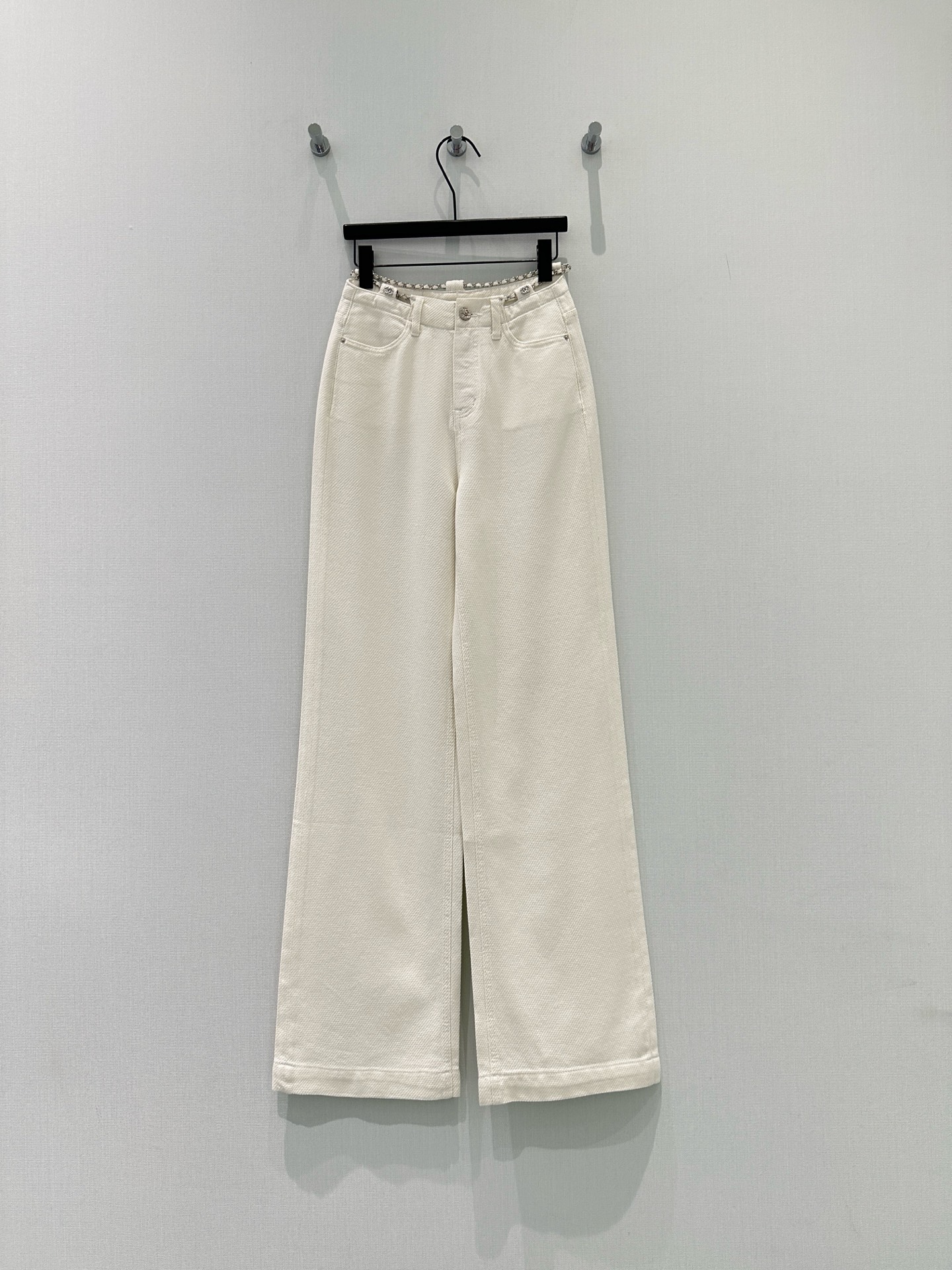 🛒𝐍𝐄𝐖 · 𝟐𝟎𝟐6/爆款现货原创 克罗星｜小香风链条⛓️牛仔裤采用高端定制细闪面料，牛仔穿起来非常舒