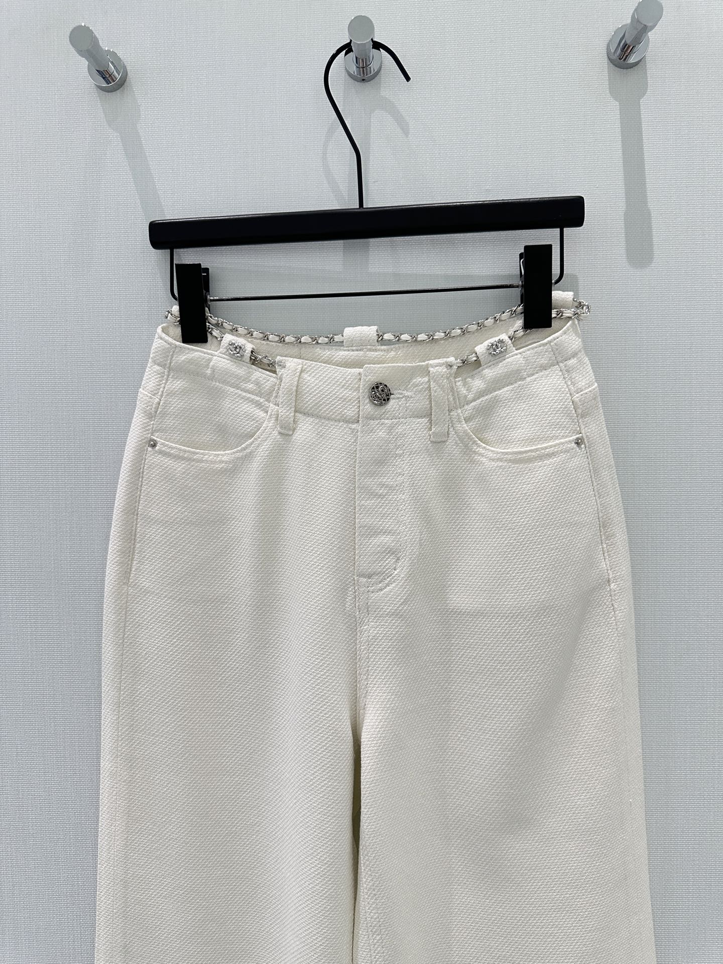 🛒𝐍𝐄𝐖 · 𝟐𝟎𝟐6/爆款现货原创 克罗星｜小香风链条⛓️牛仔裤采用高端定制细闪面料，牛仔穿起来非常舒