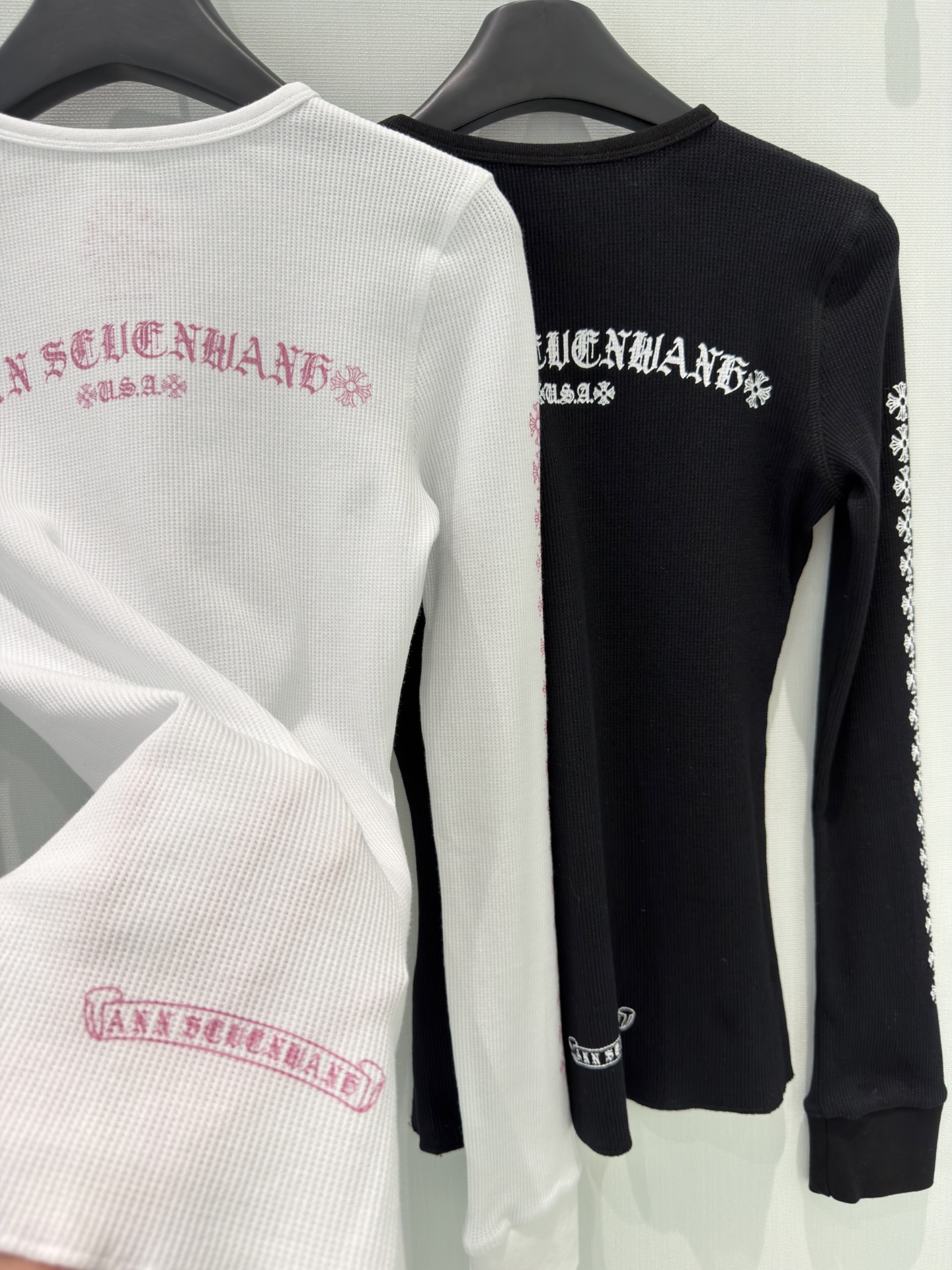 🛒𝐍𝐄𝐖 · 𝟐𝟎𝟐6/爆款现货设计师 原创｜2026新款长袖打底衫云感舒适的系列！上身的触感谁穿谁知道