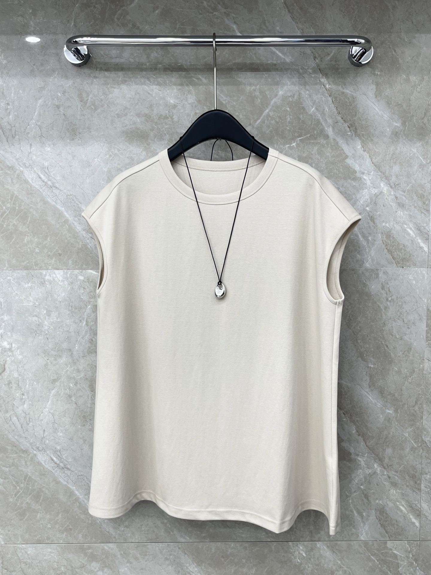 🛒𝐍𝐄𝐖 · 𝟐𝟎𝟐6/爆款现货原单品质 小众*｜2026新品短袖法式吊坠装饰T恤精致甜美风设计 高级肌