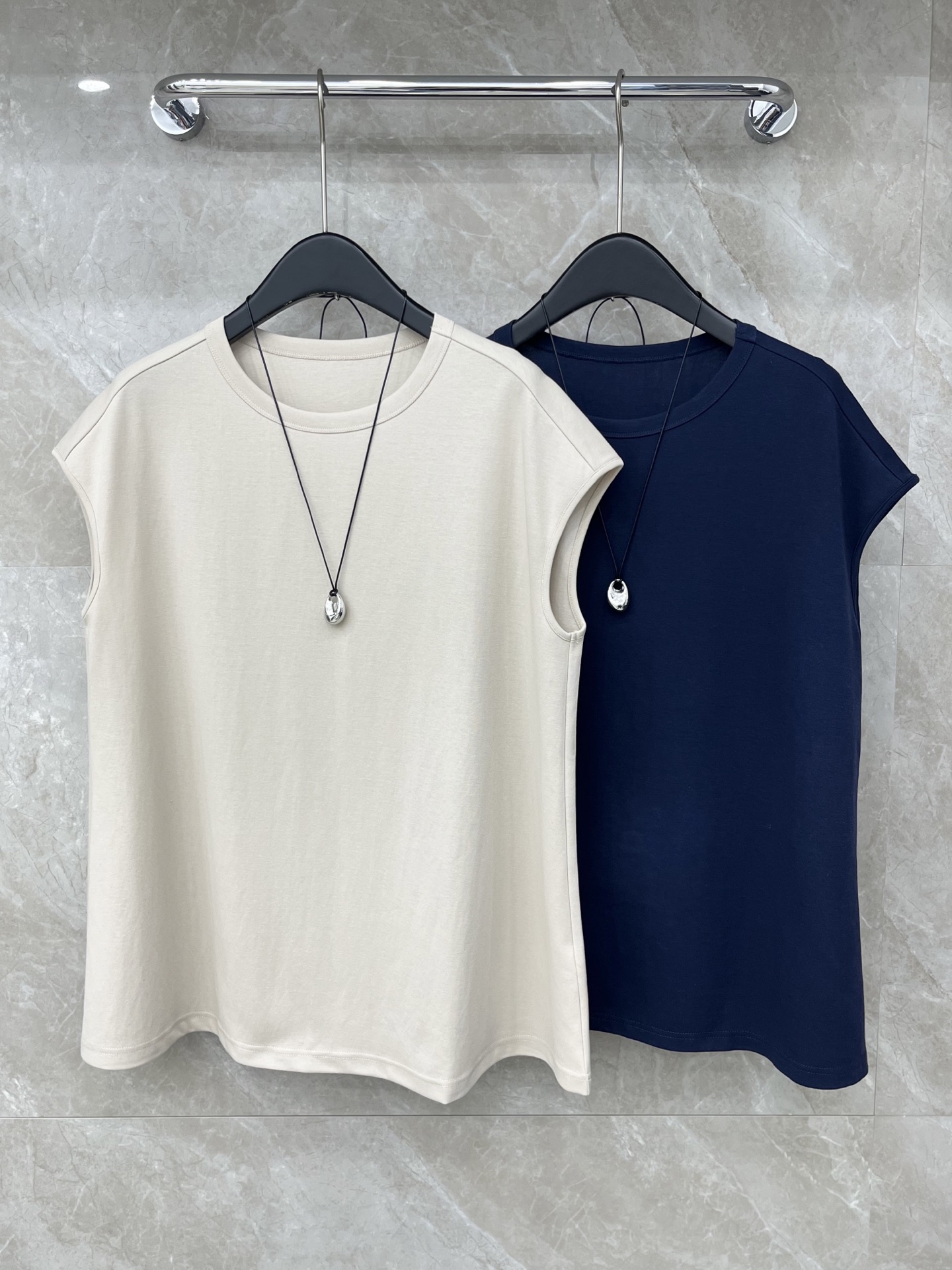 🛒𝐍𝐄𝐖 · 𝟐𝟎𝟐6/爆款现货原单品质 小众*｜2026新品短袖法式吊坠装饰T恤精致甜美风设计 高级肌