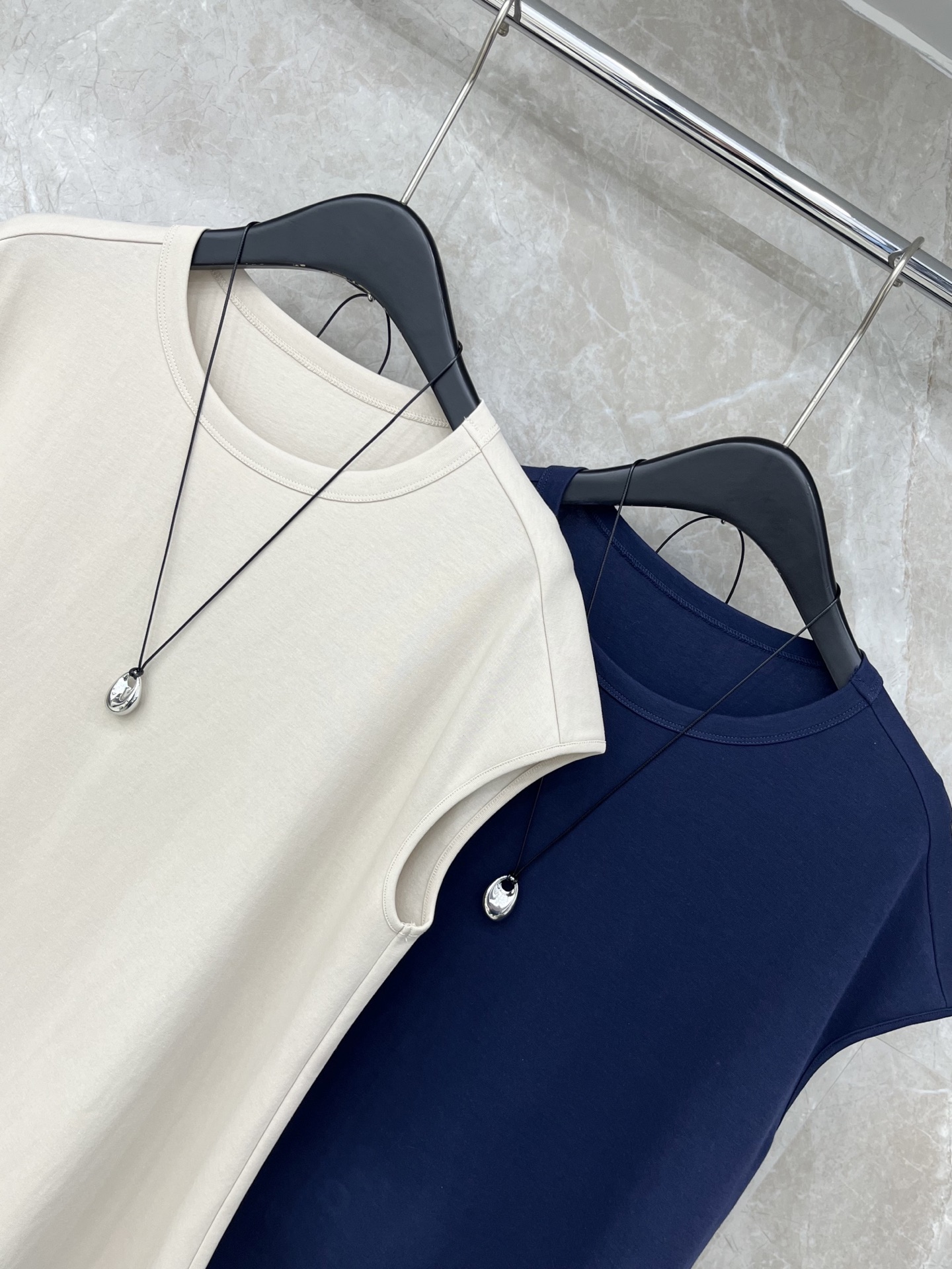 🛒𝐍𝐄𝐖 · 𝟐𝟎𝟐6/爆款现货原单品质 小众*｜2026新品短袖法式吊坠装饰T恤精致甜美风设计 高级肌