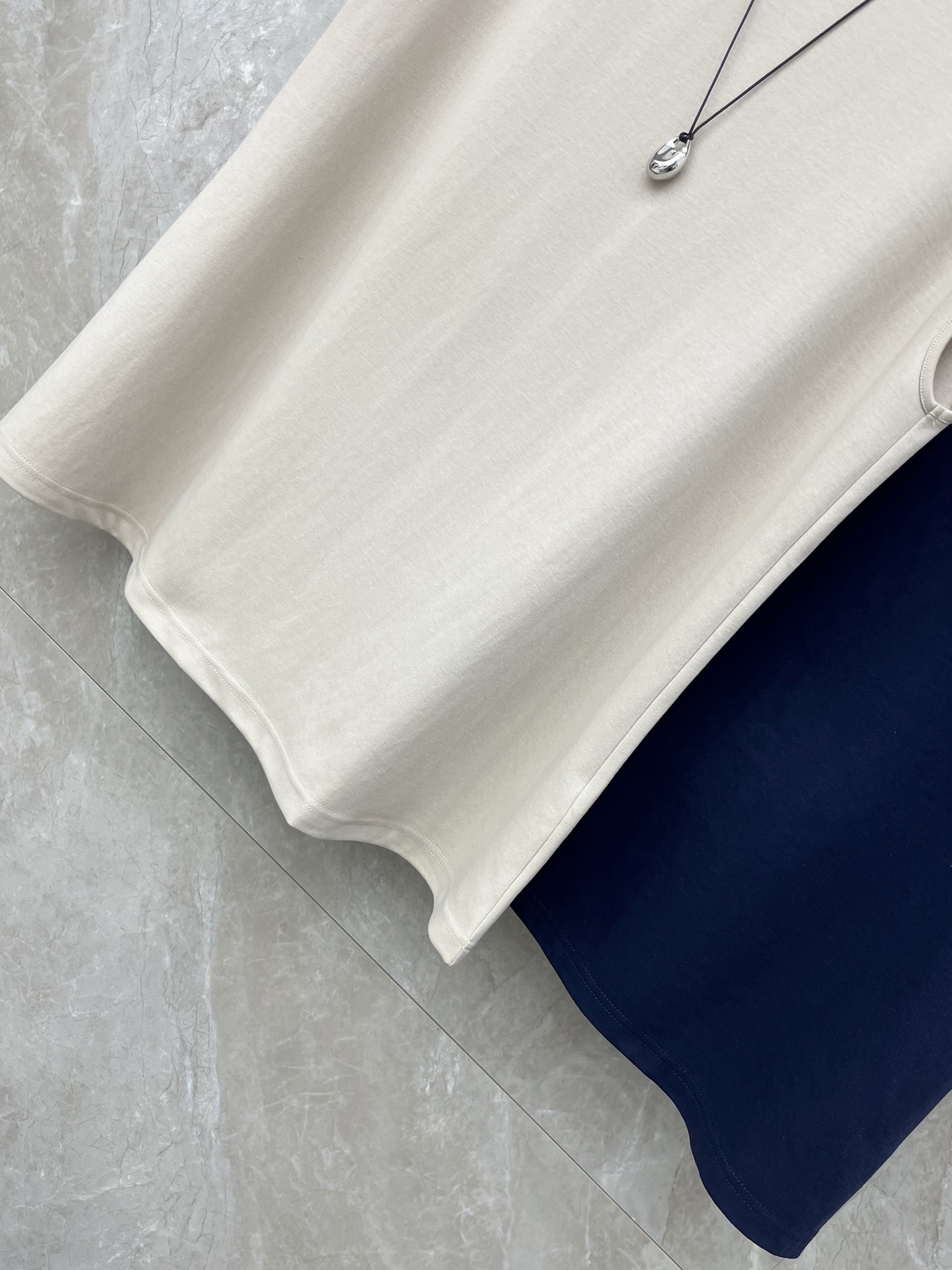 🛒𝐍𝐄𝐖 · 𝟐𝟎𝟐6/爆款现货原单品质 小众*｜2026新品短袖法式吊坠装饰T恤精致甜美风设计 高级肌