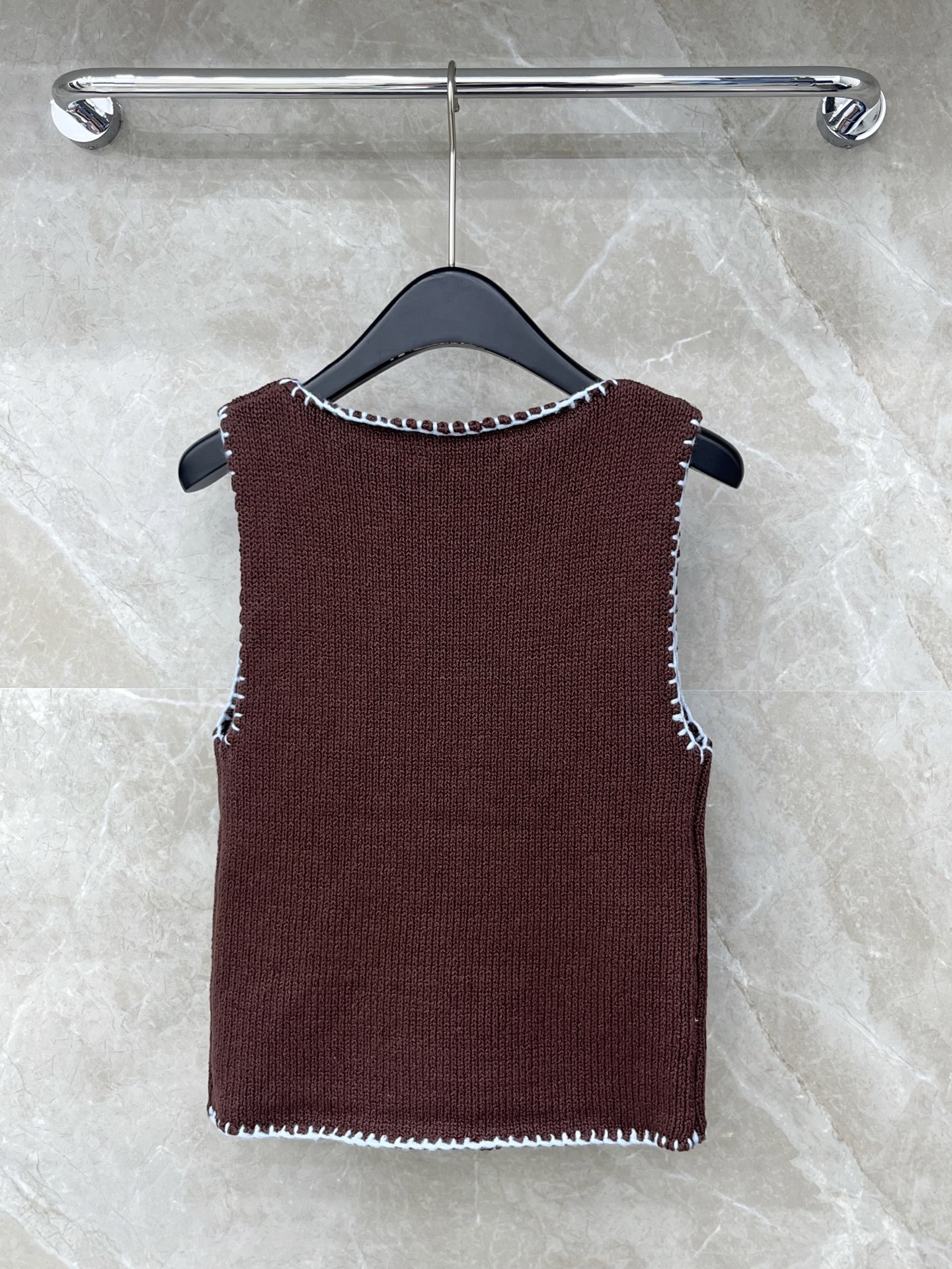 🛒𝐍𝐄𝐖 · 𝟐𝟎𝟐6/爆款现货设计师 小众｜26新品重工手工针织背心王炸单品，精致常规版型上身巨显瘦！