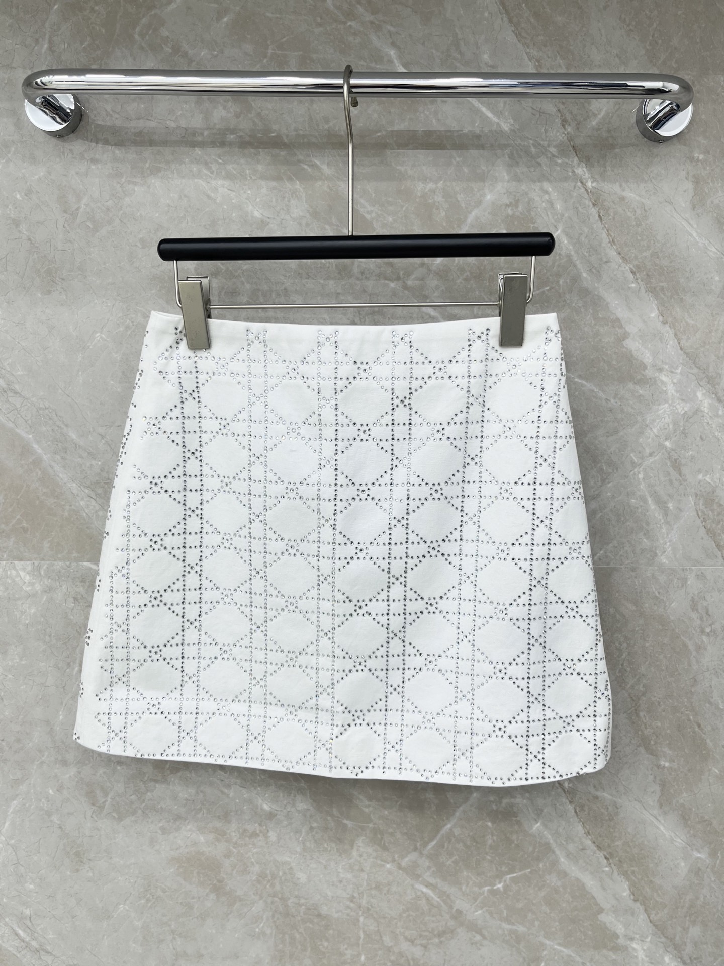 🛒𝐍𝐄𝐖 · 𝟐𝟎𝟐6/爆款现货【春夏上新】小众*｜26新款菱格烫钻A字半裙爆单款 气质女神必入 高订面