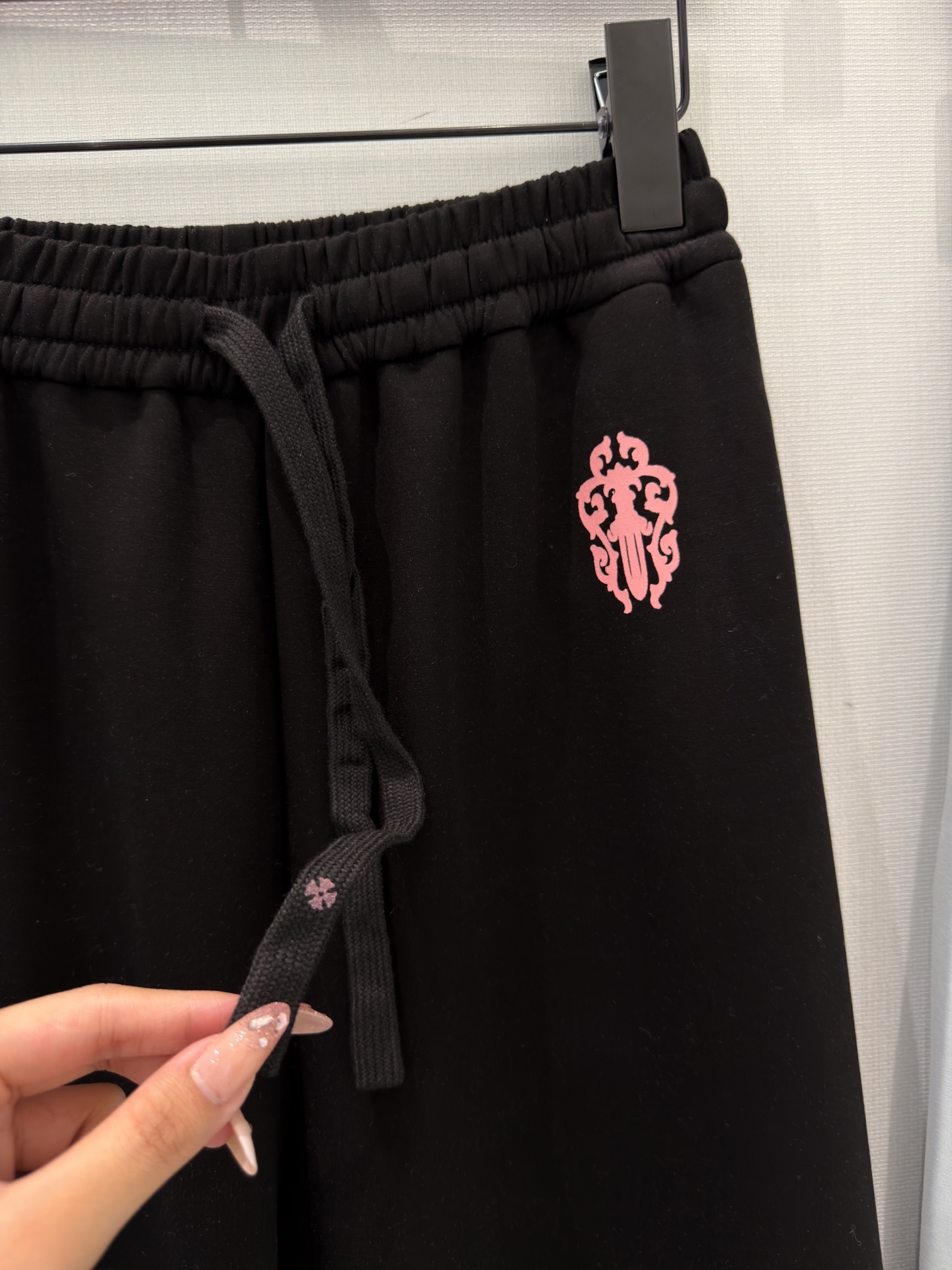 🛒𝐍𝐄𝐖 · 𝟐𝟎𝟐6/爆款现货设计师 原创｜26早春新品抽绳套装！高端定制戴帽开衫外套，搭配松紧腰长裤