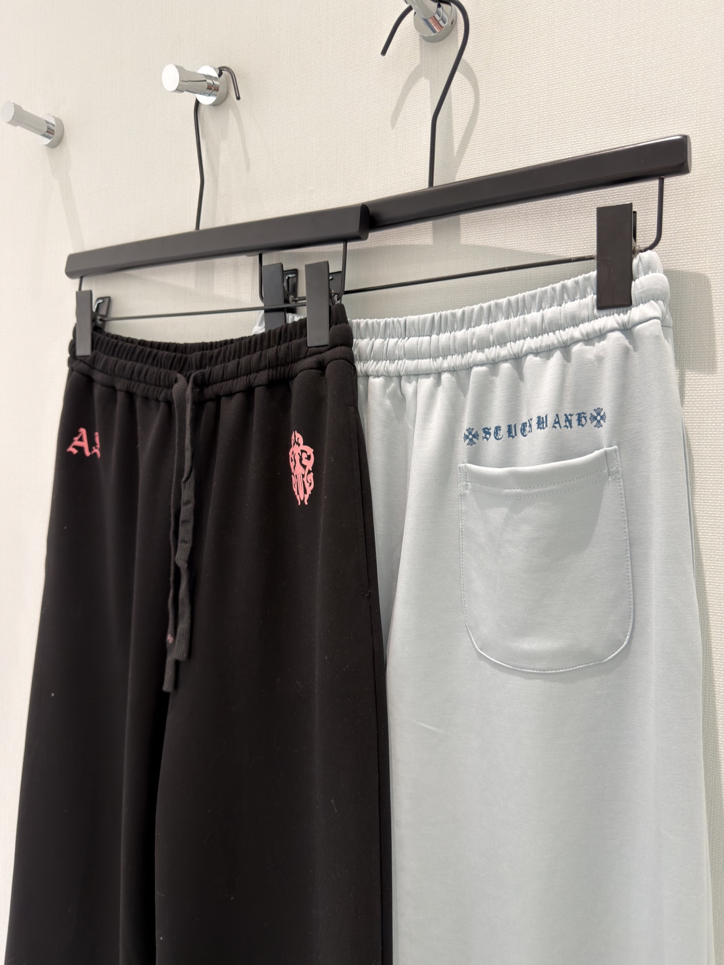 🛒𝐍𝐄𝐖 · 𝟐𝟎𝟐6/爆款现货设计师 原创｜26早春新品抽绳套装！高端定制戴帽开衫外套，搭配松紧腰长裤