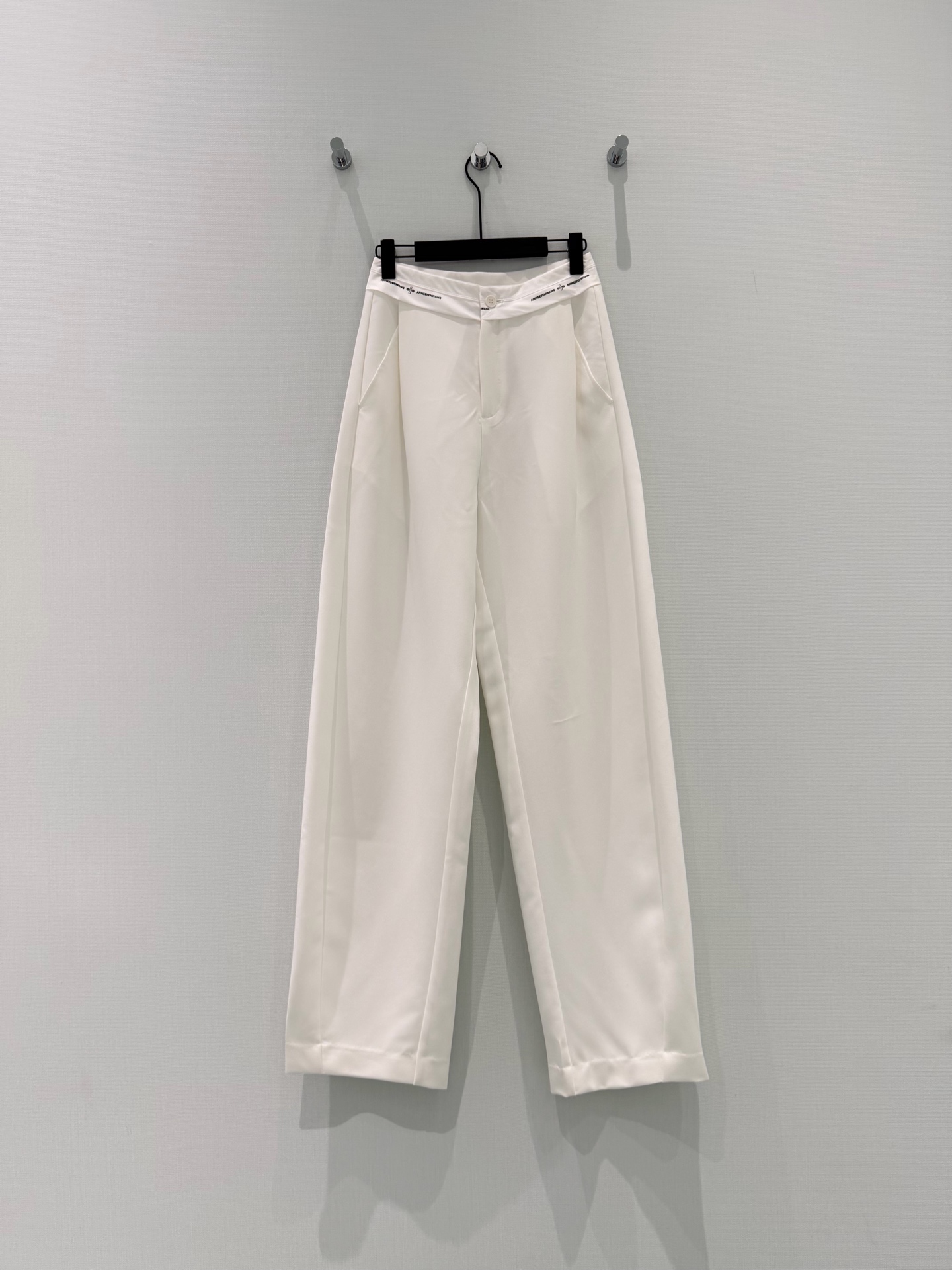 🛒𝐍𝐄𝐖 · 𝟐𝟎𝟐6/爆款现货【春夏上新】设计师 ｜26新款天丝醋酸休闲西裤颜色百搭高级 尽显高级随意