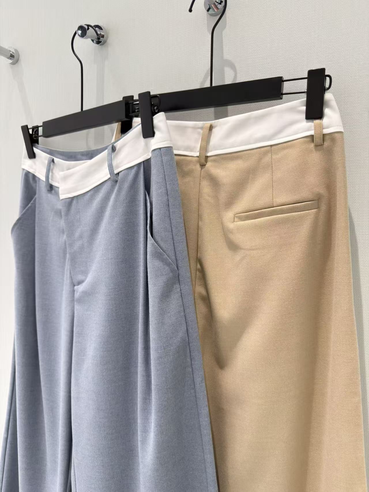 🛒𝐍𝐄𝐖 · 𝟐𝟎𝟐6/爆款现货【春夏上新】设计师｜26新品重工马甲长裤套装！高端定制胸针小背心，搭配撞